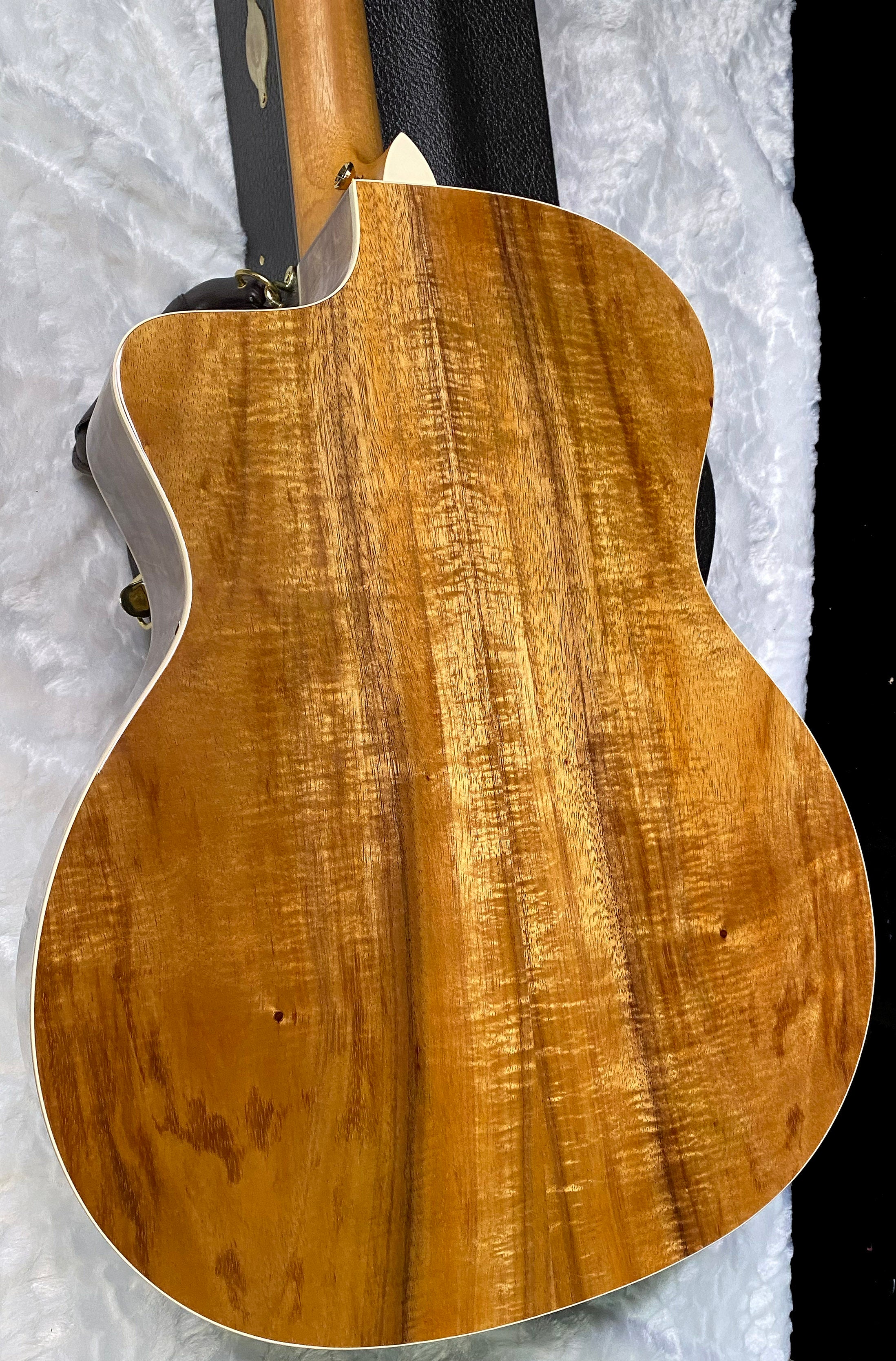 Taylor 214ce-K DLX Koa Grand Auditorium Acoustic-Electric Guitar Natural Finish - 4.65lbs - Authorized Dealer - G06230
