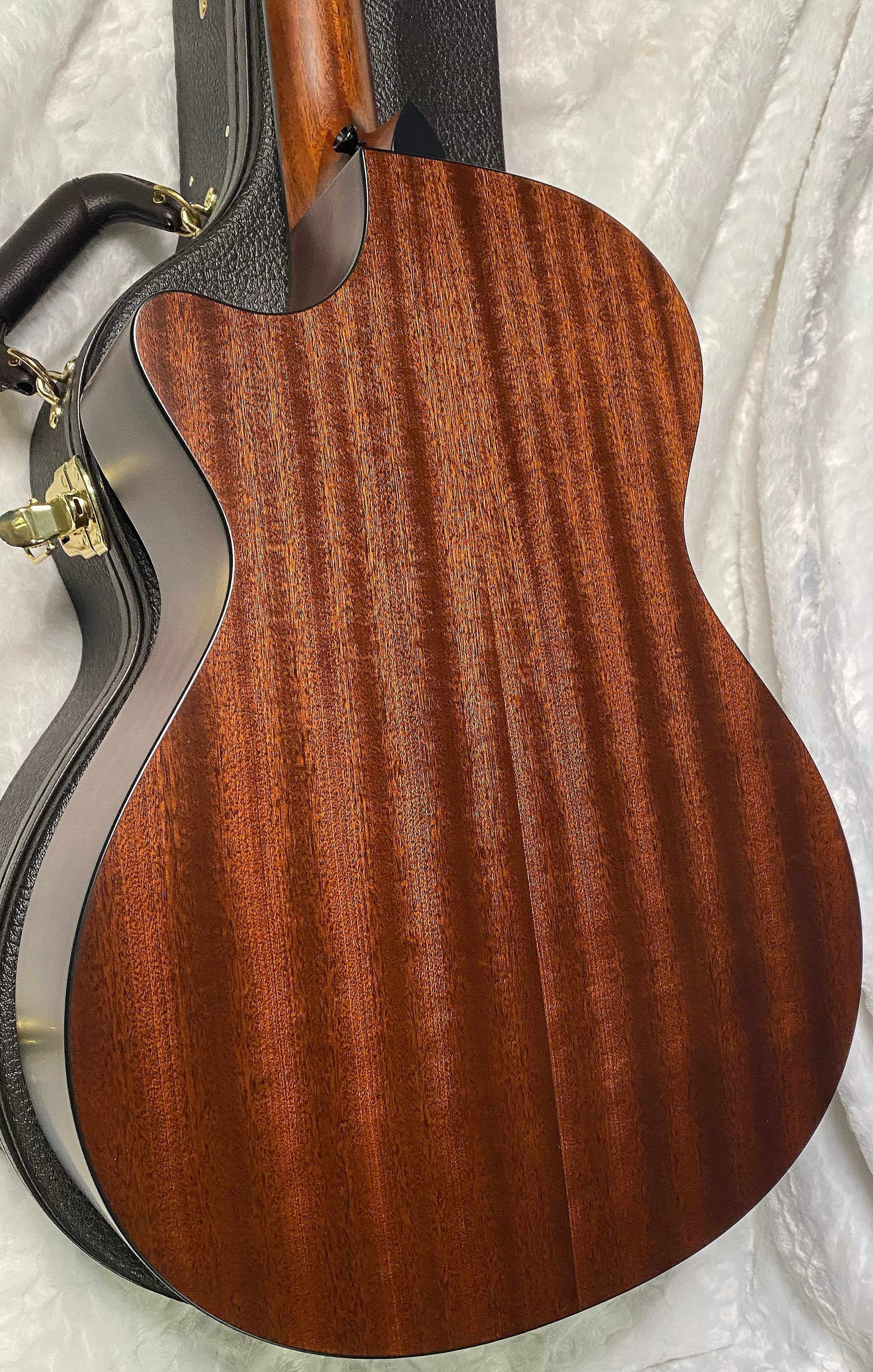 NEW! Taylor 312ce V-Class Grand Concert Acoustic-Electric Guitar - Natural - 4.5lbs - Authorized Dealer - G06277