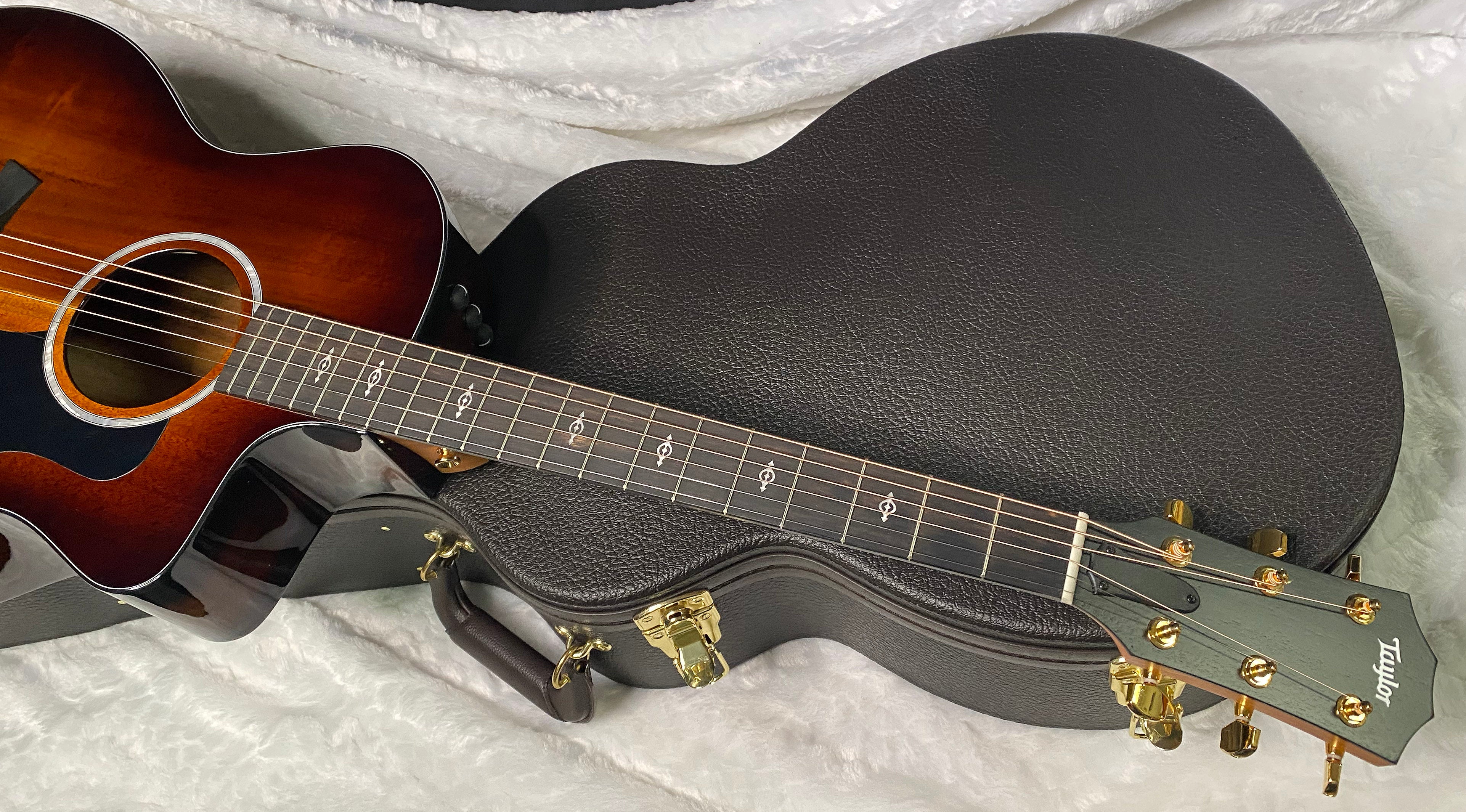 NEW! Taylor 224ce-K DLX Grand Auditorium Acoustic-Electric Guitar - Tobacco - 4.8lbs - Authorized Dealer - G06249