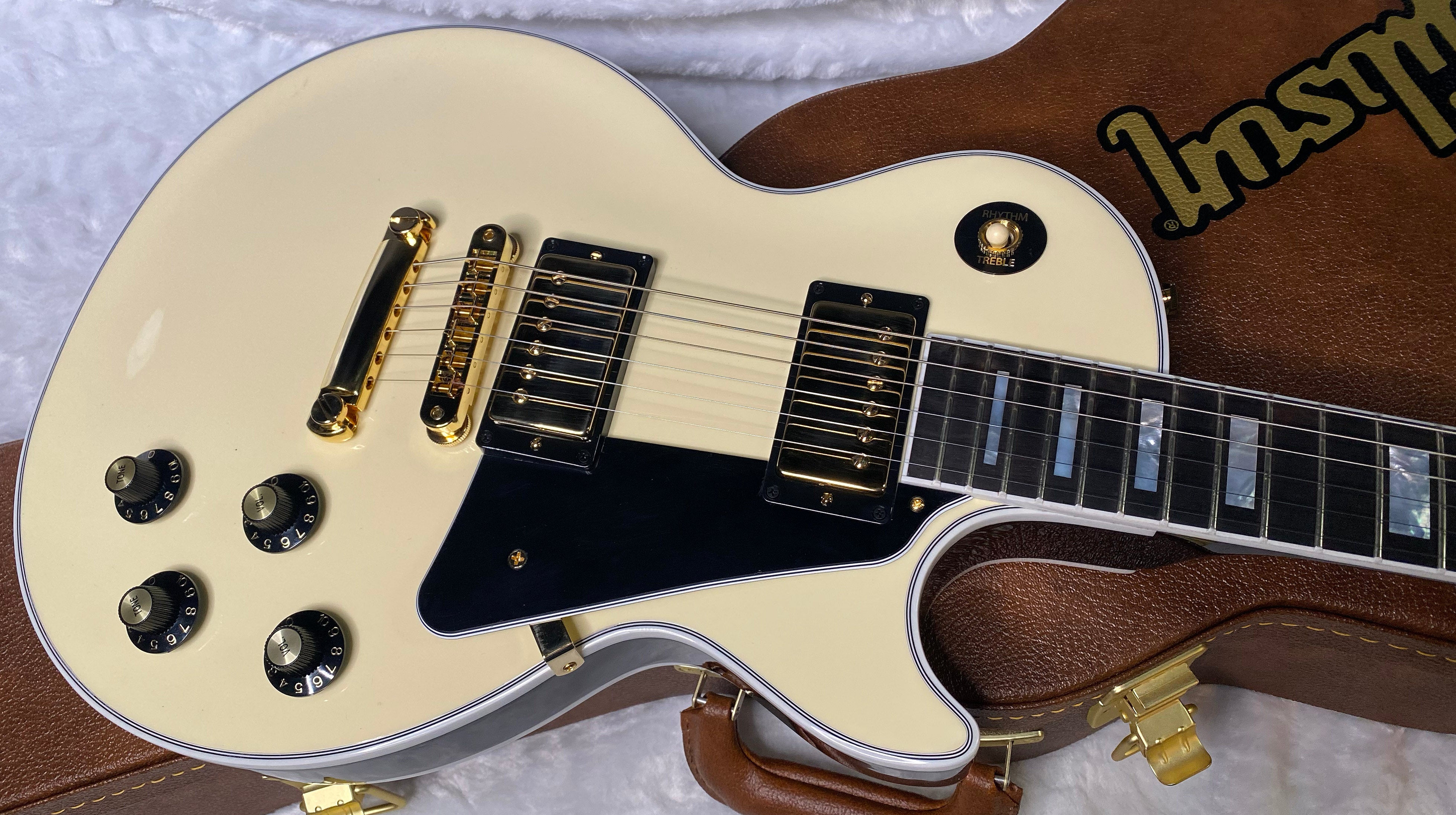 NEW! Gibson USA Les Paul Custom 70s - Buttercream - Weighs in at a staggering 11.4lbs! - Authorized Dealer - G06992