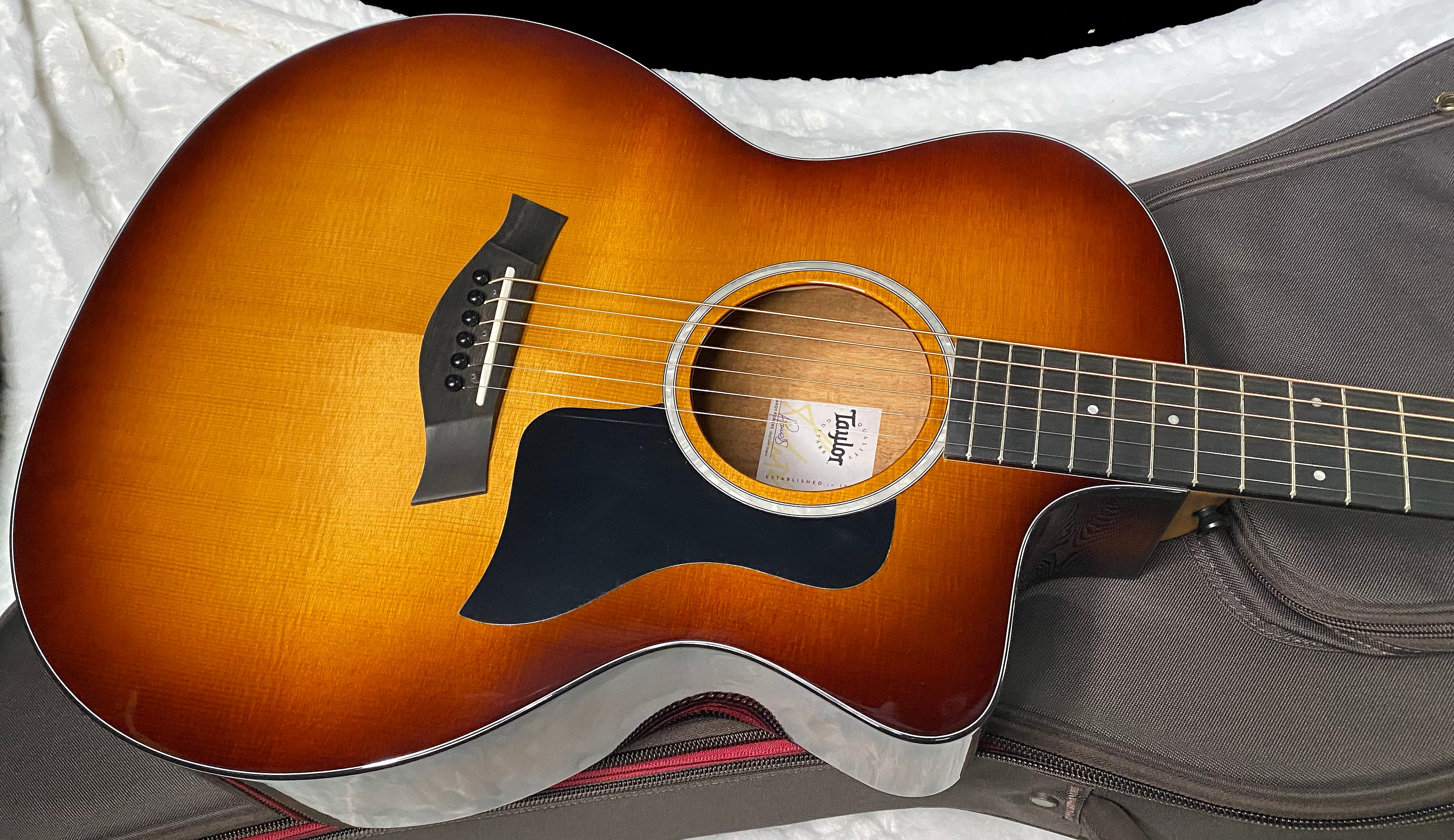 Taylor 214ce-K SB Plus Acoustic-electric Guitar - Shaded Edgeburst Finish - 4.8lbs - Authorized Dealer - G06279