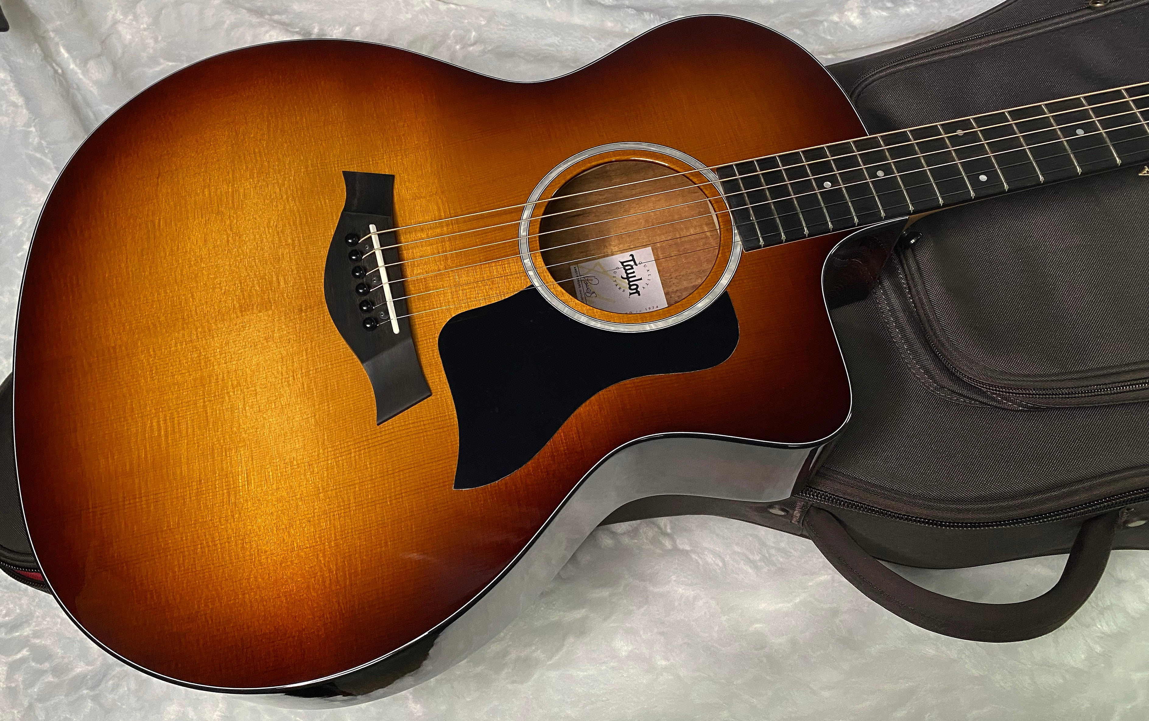 Taylor 214ce-K SB Plus Acoustic-electric Guitar - Shaded Edgeburst Finish - 4.8lbs - Authorized Dealer - G06279