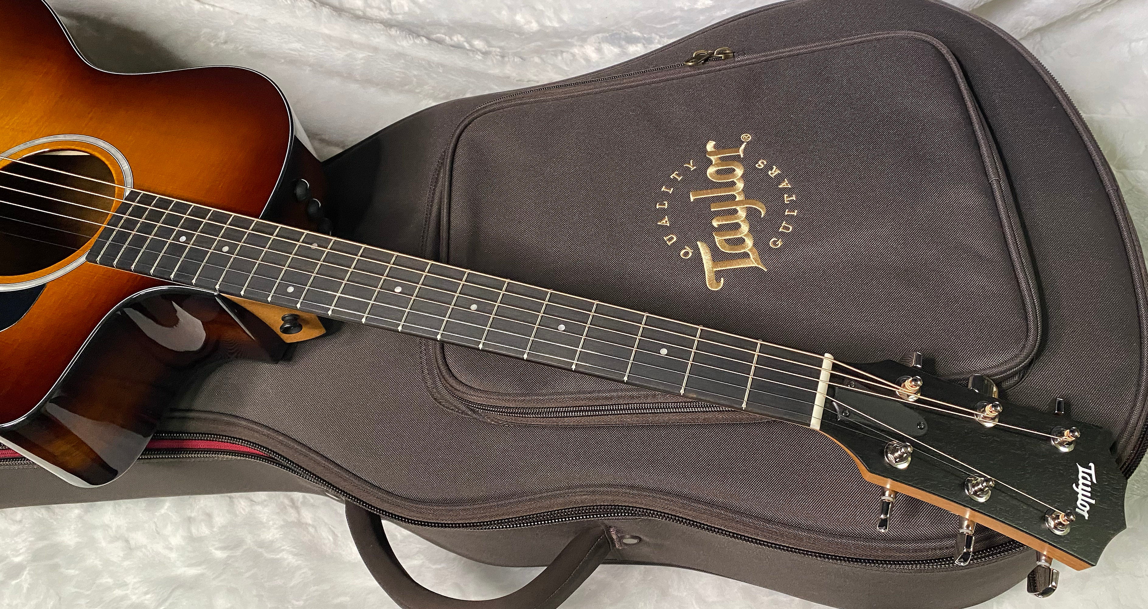 Taylor 214ce-K SB Plus Acoustic-electric Guitar - Shaded Edgeburst Finish - 4.8lbs - Authorized Dealer - G06279