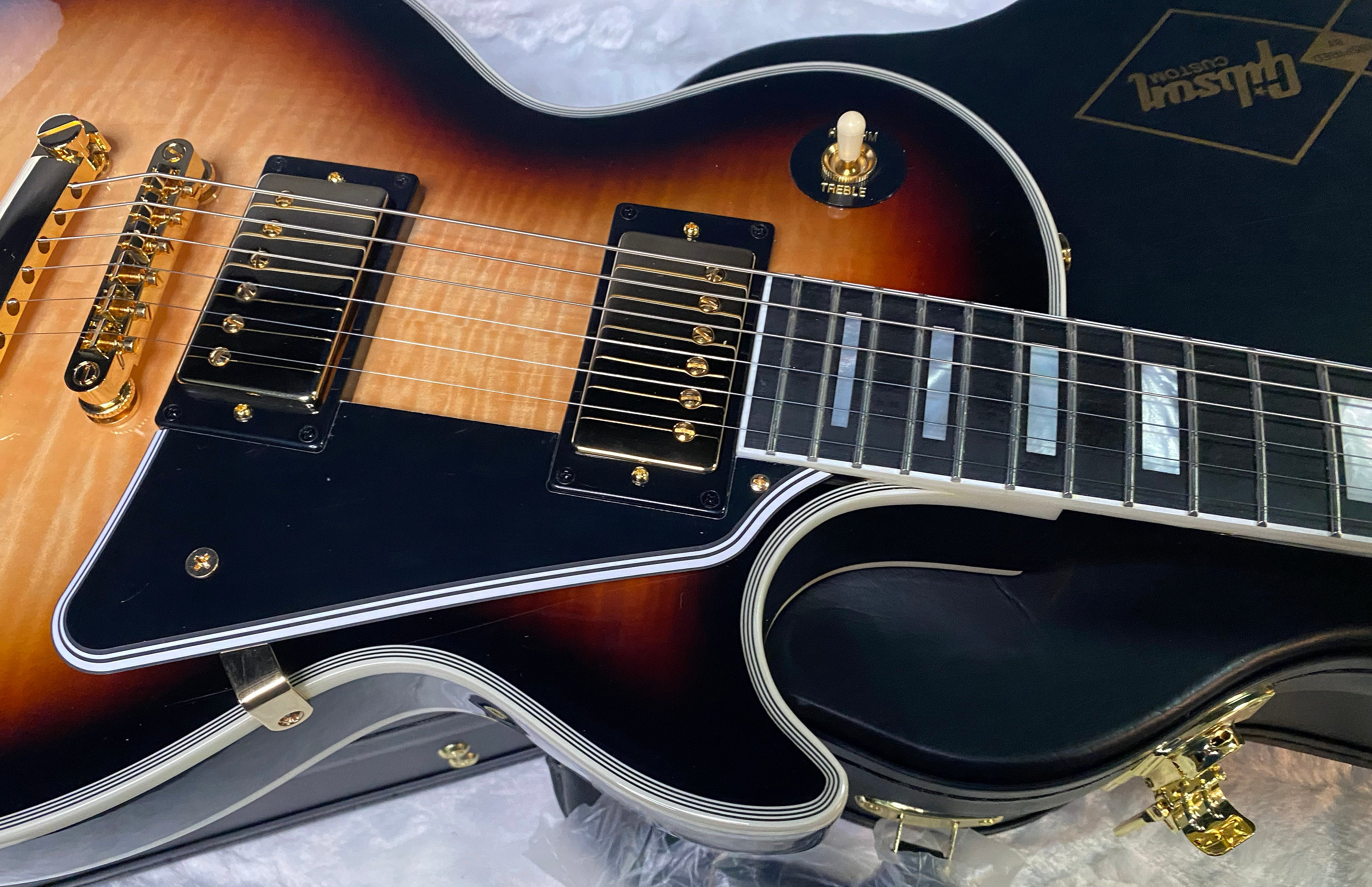 NEW ! Epiphone Les Paul Custom Inspired by Gibson Electric Guitar - Flame Top - Only 10.1 lbs - Authorized Dealer - G06994