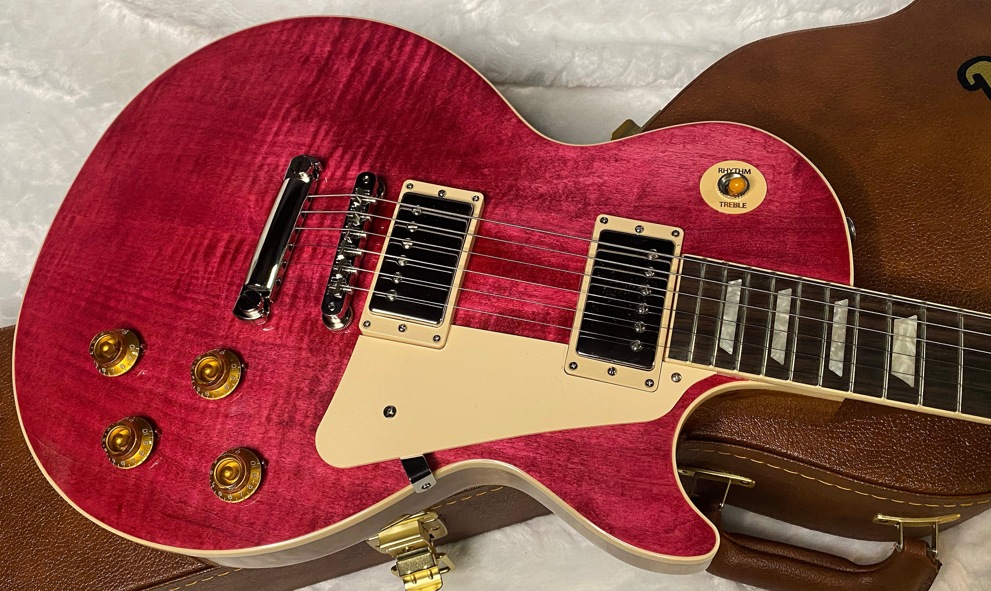 NEW! ! Gibson Les Paul 50's Standard - Translucent Fuchsia - Beautiful Flame Maple Top - Authorized Dealer - Only 8.9 lbs - G06321