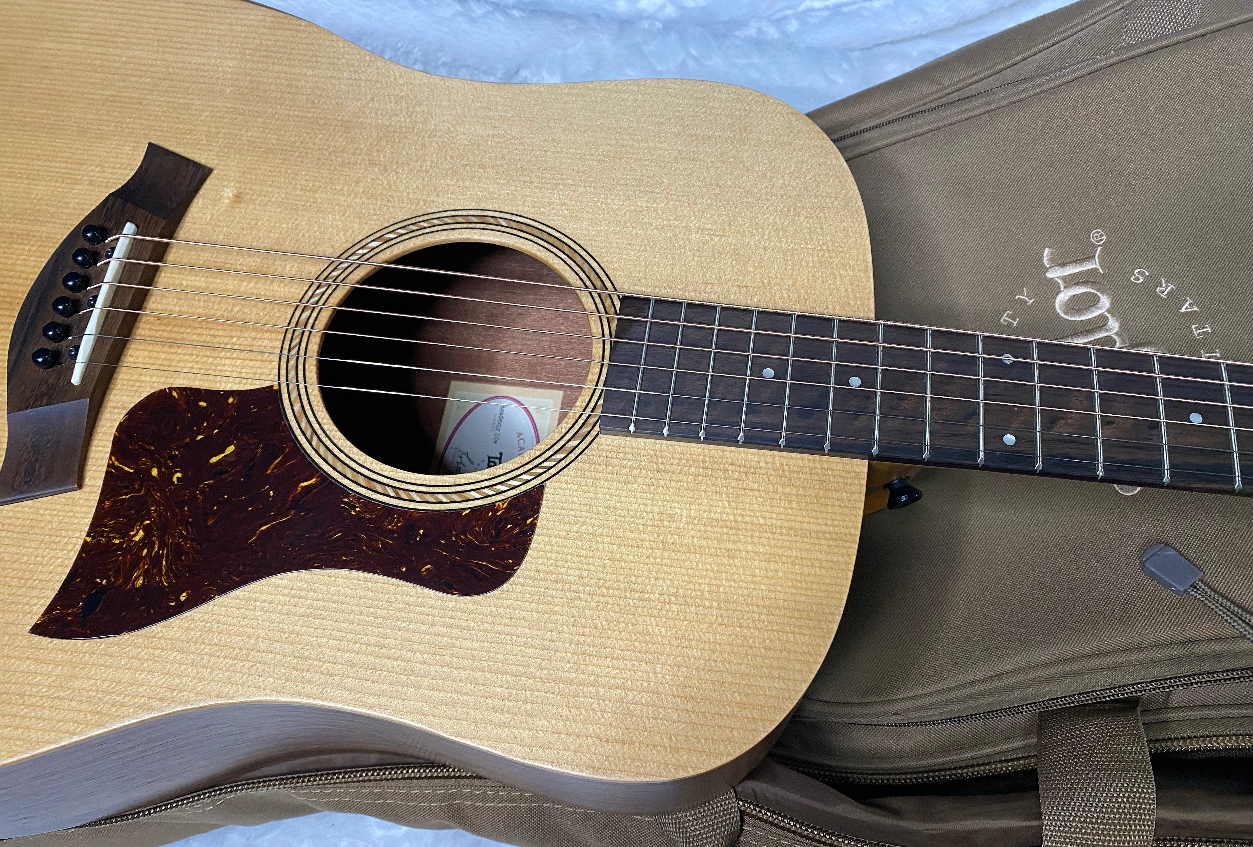 NEW! Taylor Academy 10e Acoustic-Electric Guitar - Natural - 4.1lbs - Authorized Dealer - G06265