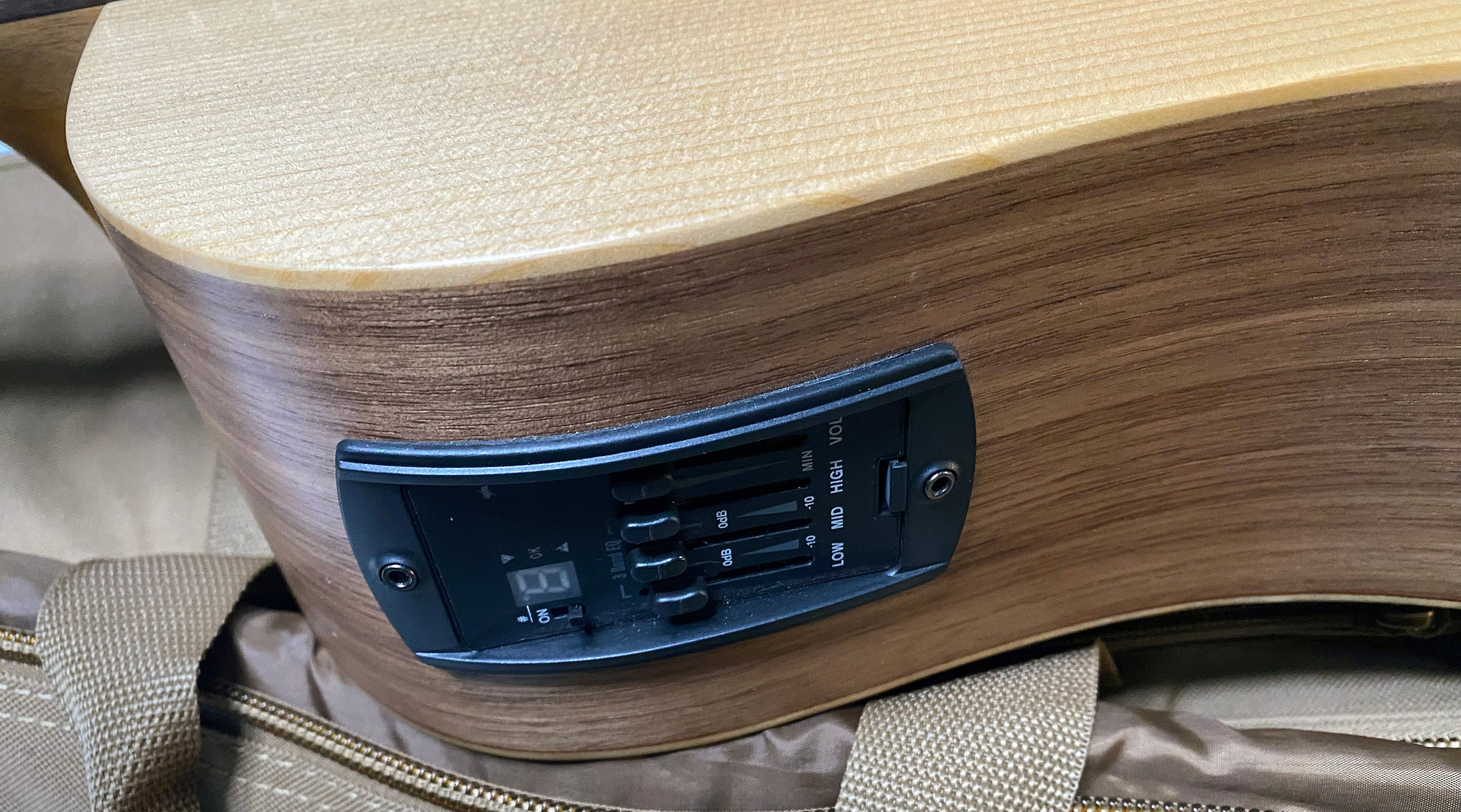 NEW! Taylor Academy 10e Acoustic-Electric Guitar - Natural - 4.1lbs - Authorized Dealer - G06265