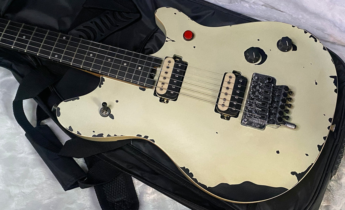 NEW ! EVH Limited Edition Wolfgang Special Striped Series, Ebony Fingerboard, Distressed Ivory - 7lbs - Authorized Dealer - G07649