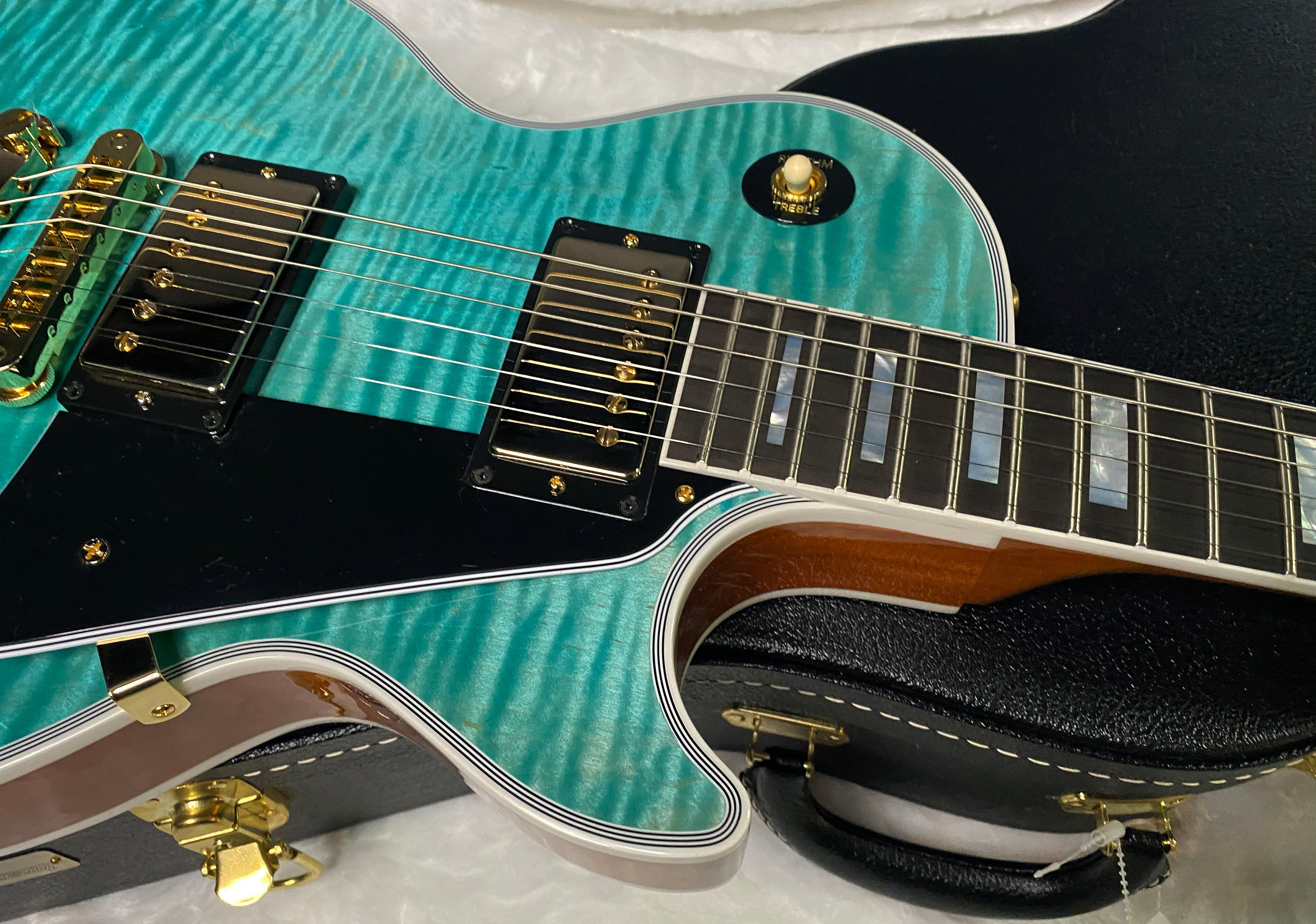 NEW! Gibson Dealer Select Custom Shop Les Paul Custom AAA Quilt Top - Aqua Blue - Authorized Dealer - WOW! 8 lbs - G06348
