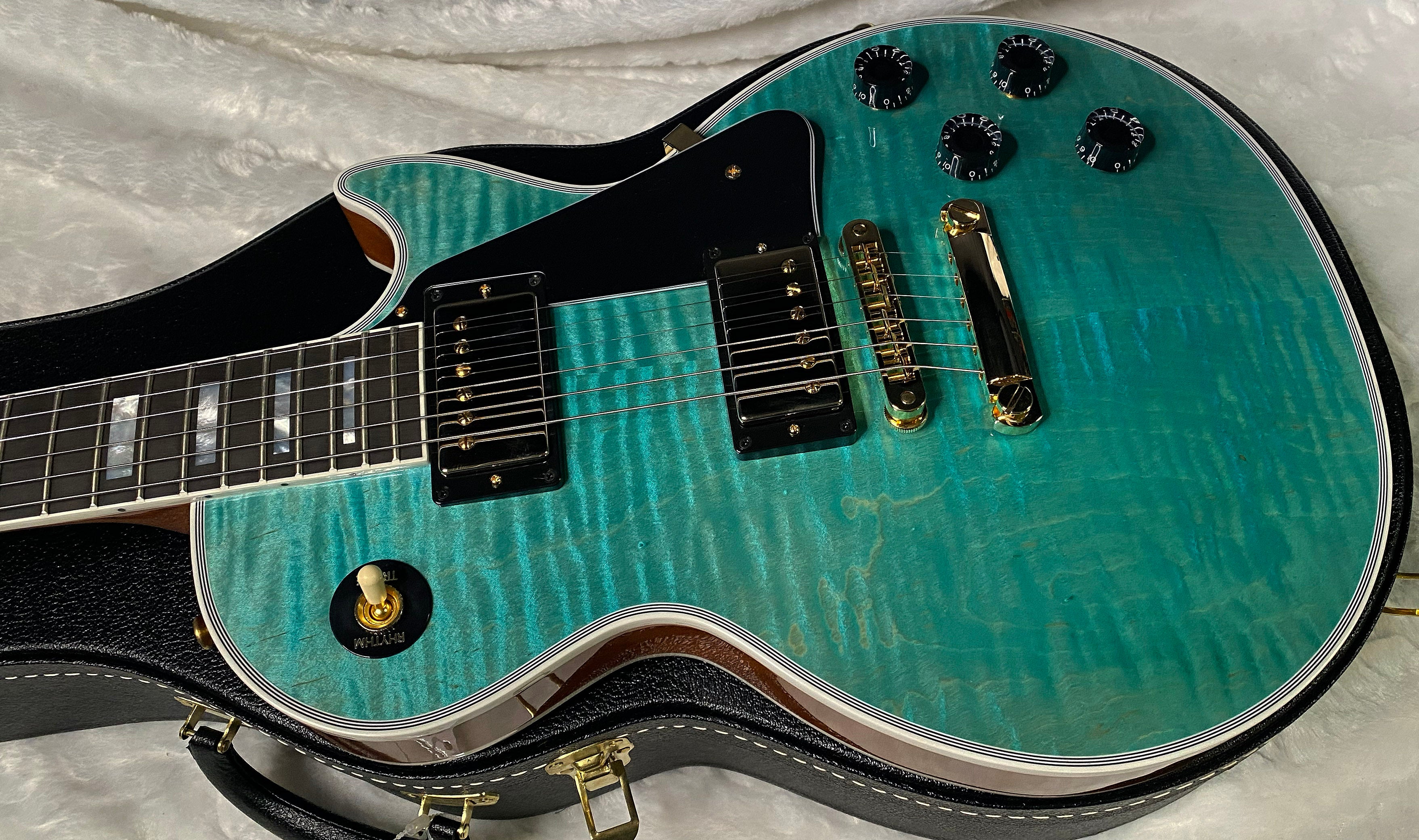 NEW! Gibson Dealer Select Custom Shop Les Paul Custom AAA Quilt Top - Aqua Blue - Authorized Dealer - WOW! 8 lbs - G06348