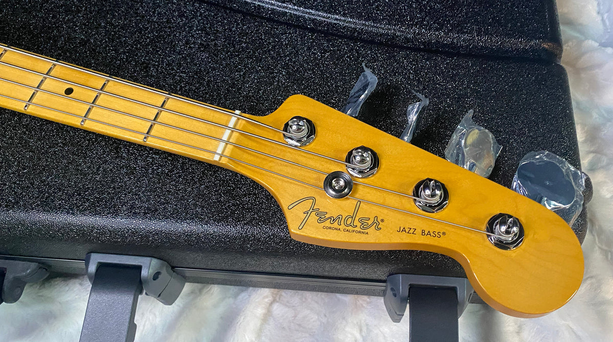 NEW ! Fender American Professional Jazz Bass Maple Fingerboard - Ash Body - Aged Cherry Burst - Authorized Dealer - In-Stock! G07754