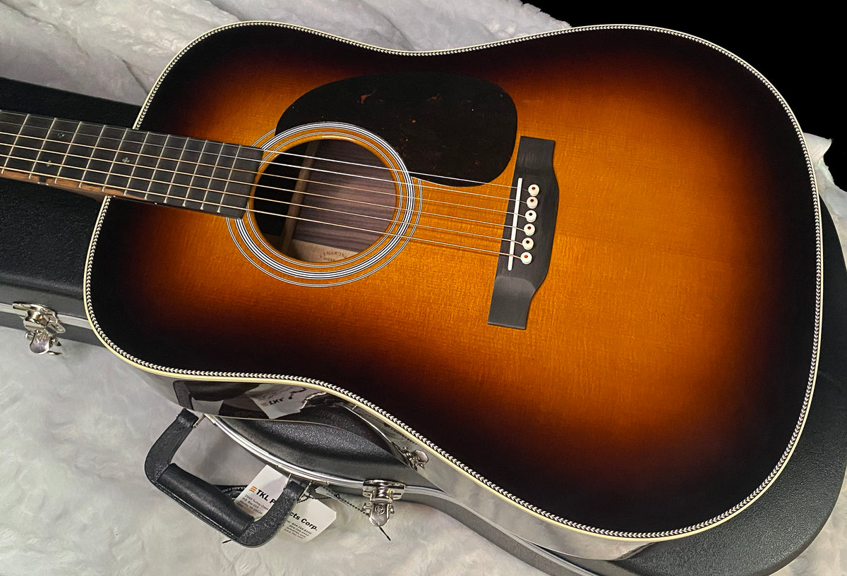 NEW! Martin Martin HD-28 Standard Series 6-string Acoustic Guitar - 1935 Sunburst - New Spec - 10Y25HD28SUNBURST - Authorized Dealer - 4.4lbs - G07755