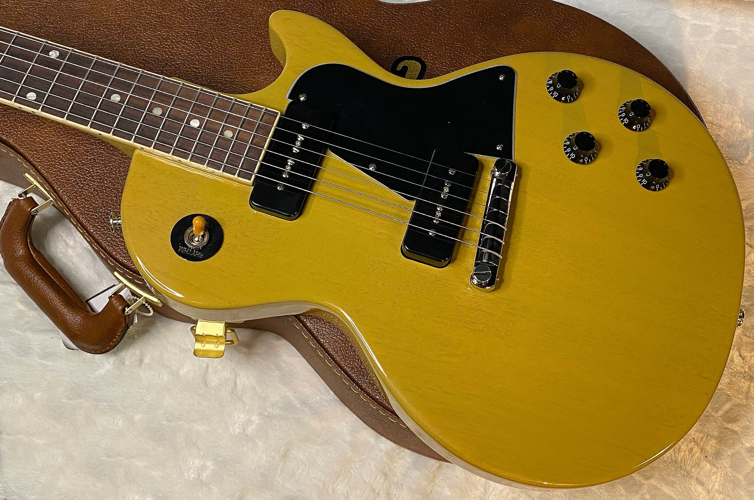 NEW ! Gibson Les Paul Special TV Yellow - 7.8 lbs - Authorized Dealer - G07056