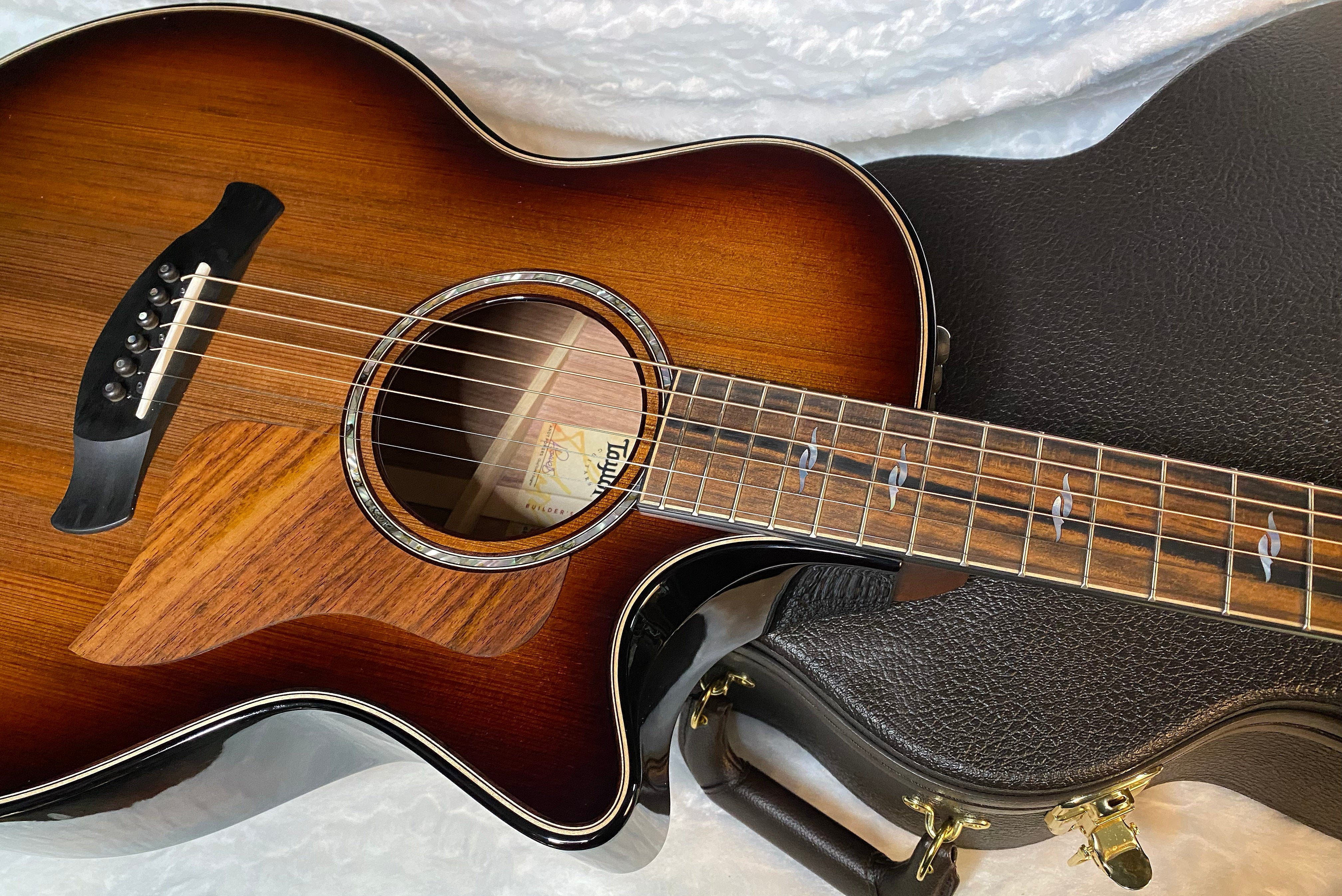NEW! Taylor Builder's Edition 814ce Sinker Redwood Acoustic Guitar - Shaded Edgeburst - Authorized Dealer - 5.25 lbs - G04967