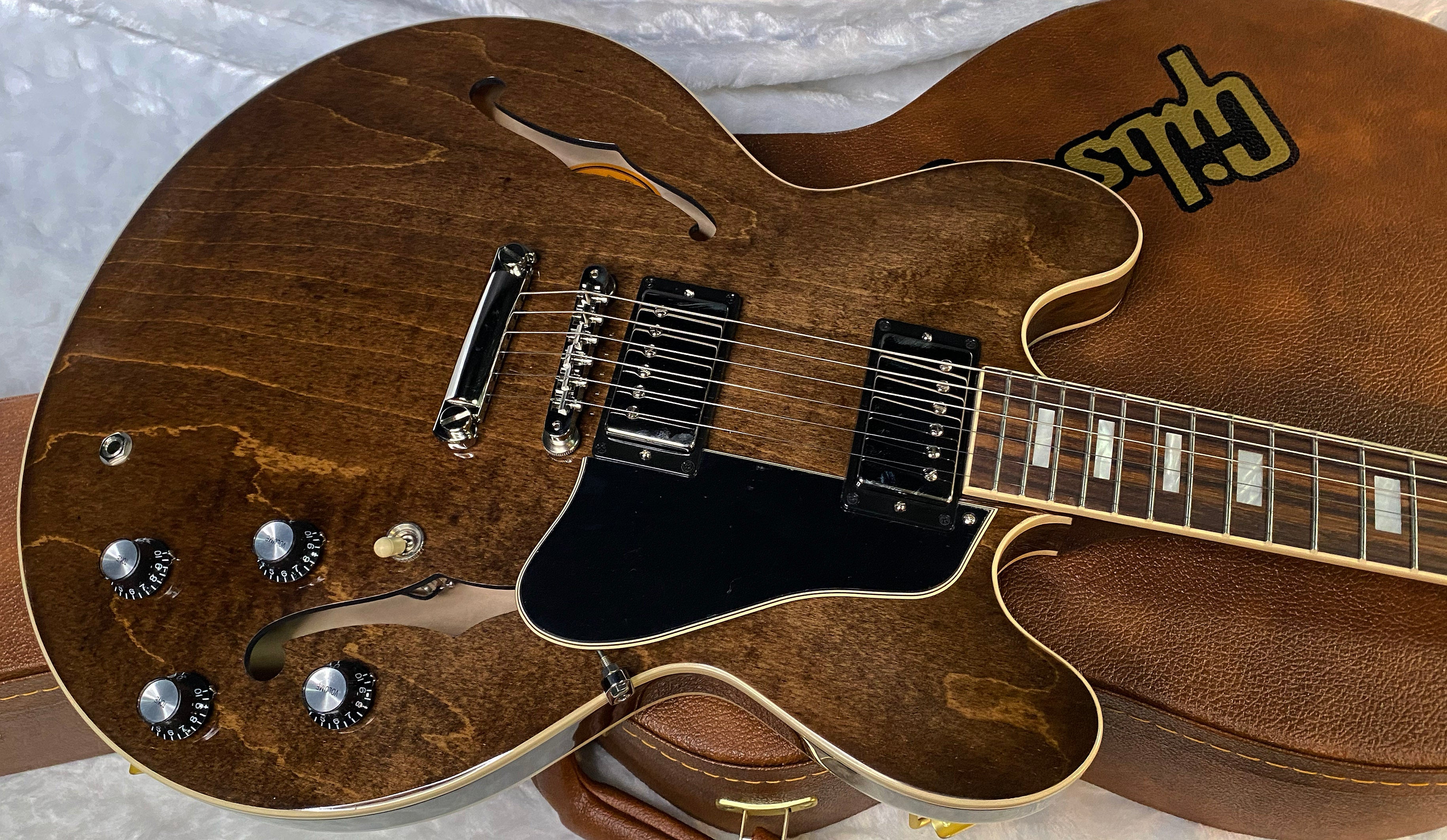 NEW ! Gibson ES-335 60s Semi-hollowbody Electric Guitar - Dark Walnut - Authorized Dealer - 7.9 lbs - G07033