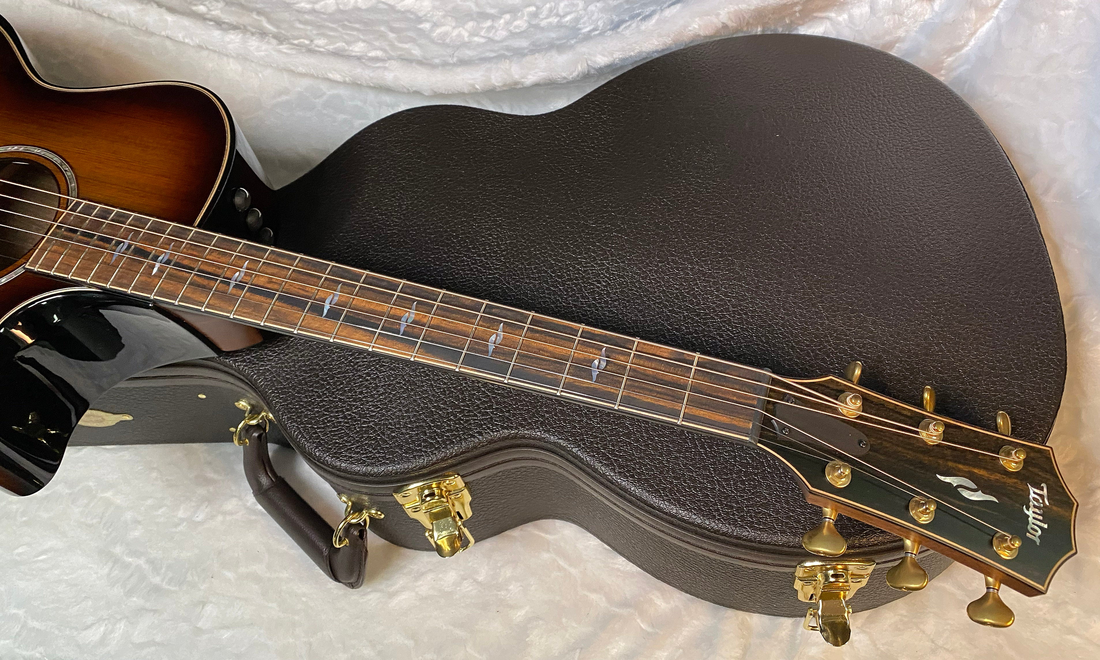 NEW! Taylor Builder's Edition 814ce Sinker Redwood Acoustic Guitar - Shaded Edgeburst - Authorized Dealer - 5.25 lbs - G04967