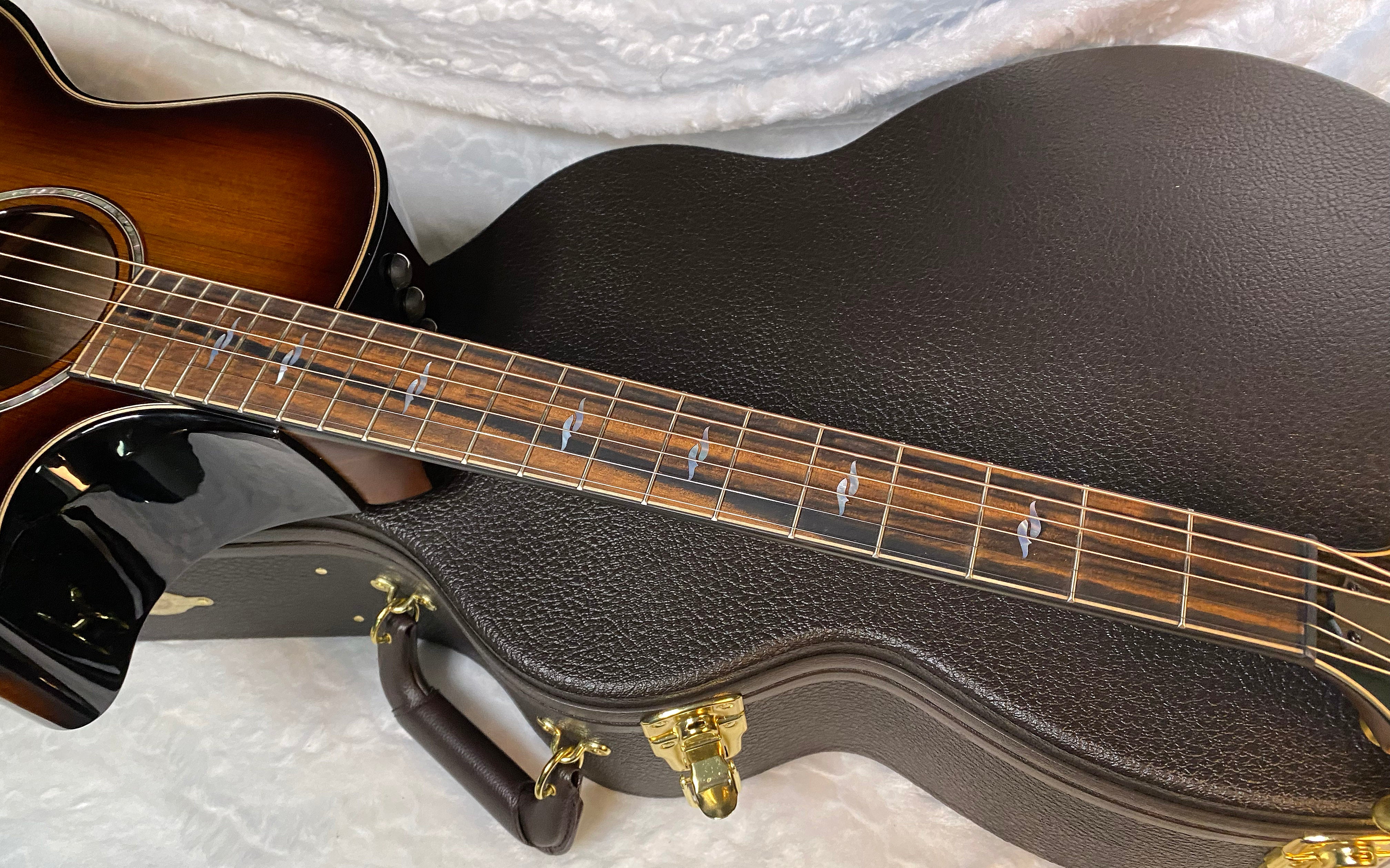 NEW! Taylor Builder's Edition 814ce Sinker Redwood Acoustic Guitar - Shaded Edgeburst - Authorized Dealer - 5.25 lbs - G04967