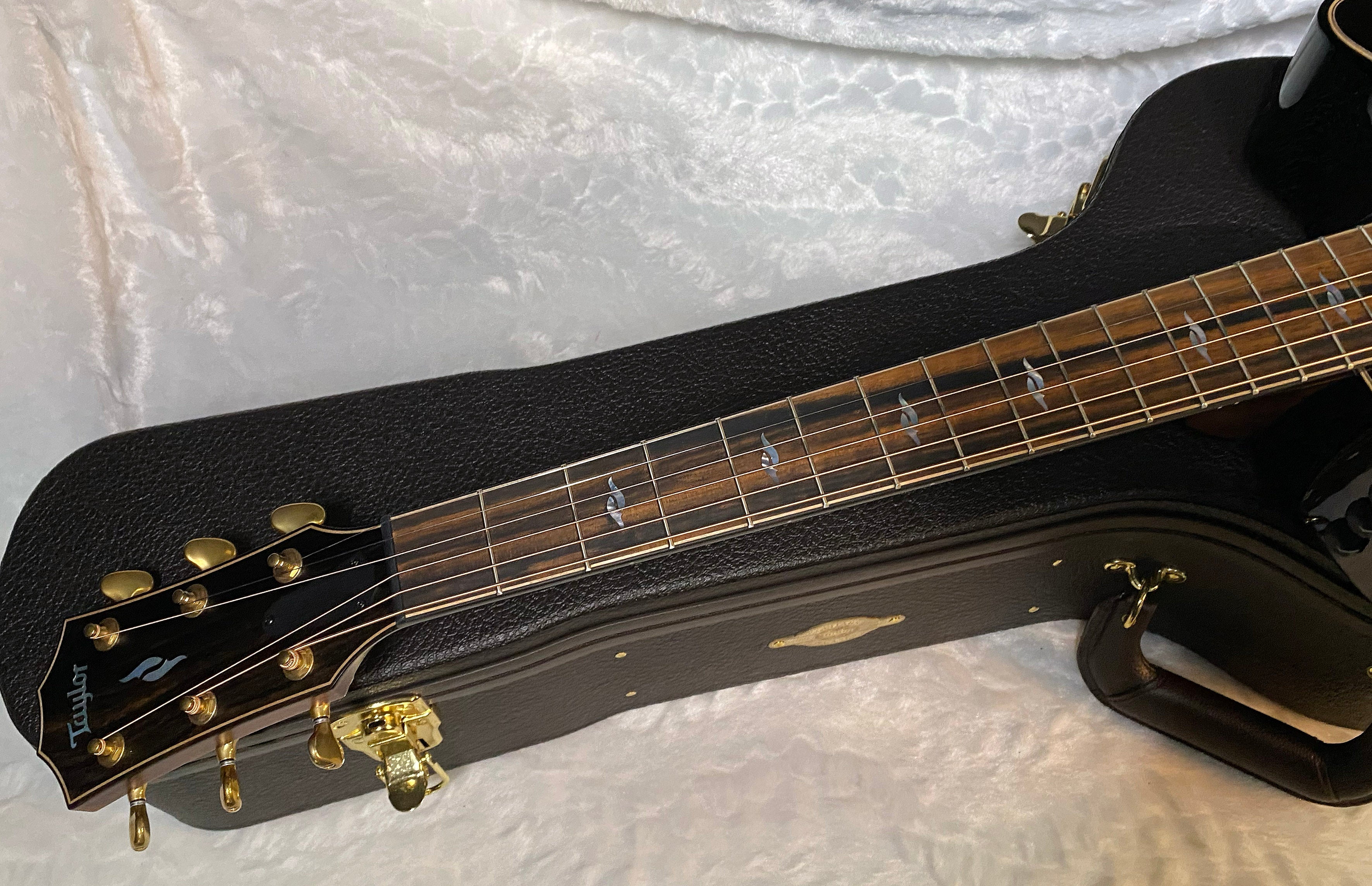 NEW! Taylor Builder's Edition 814ce Sinker Redwood Acoustic Guitar - Shaded Edgeburst - Authorized Dealer - 5.25 lbs - G04967