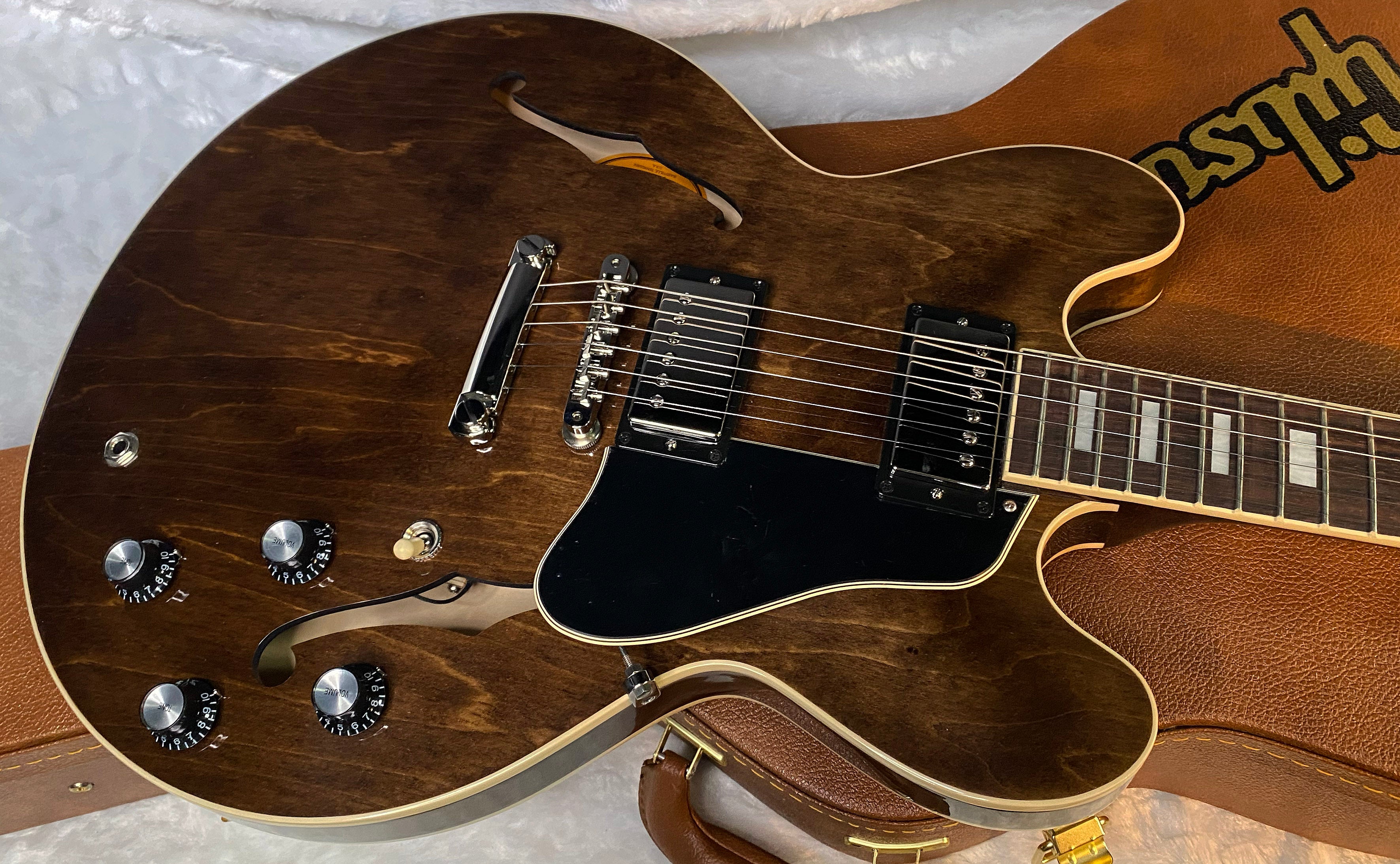 NEW ! Gibson ES-335 60s Semi-hollowbody Electric Guitar - Dark Walnut - Authorized Dealer - 8.3 lbs - G07039