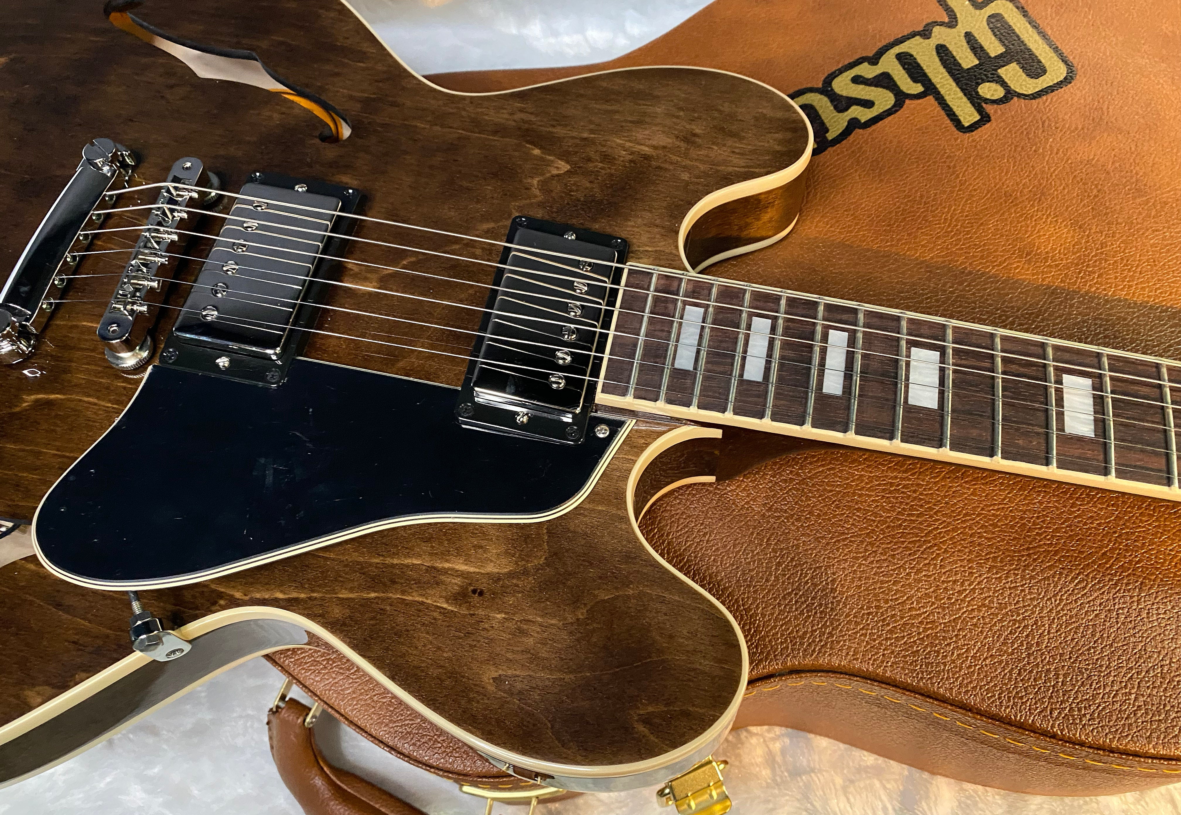 NEW ! Gibson ES-335 60s Semi-hollowbody Electric Guitar - Dark Walnut - Authorized Dealer - 8.3 lbs - G07039
