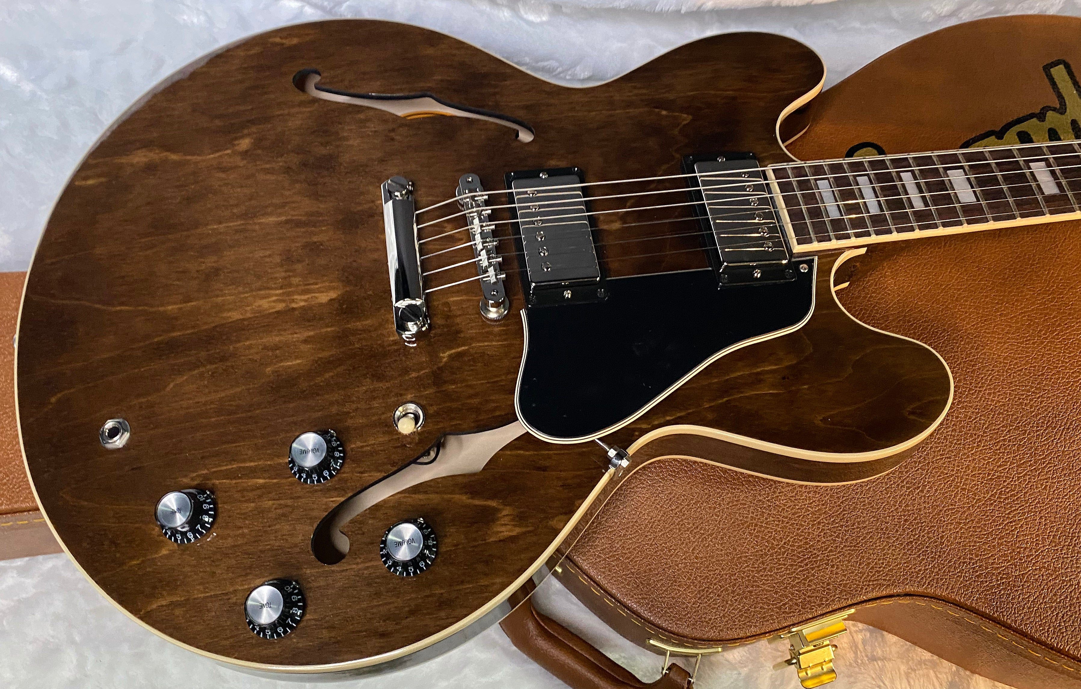 NEW ! Gibson ES-335 60s Semi-hollowbody Electric Guitar - Dark Walnut - Authorized Dealer - 8.3 lbs - G07039