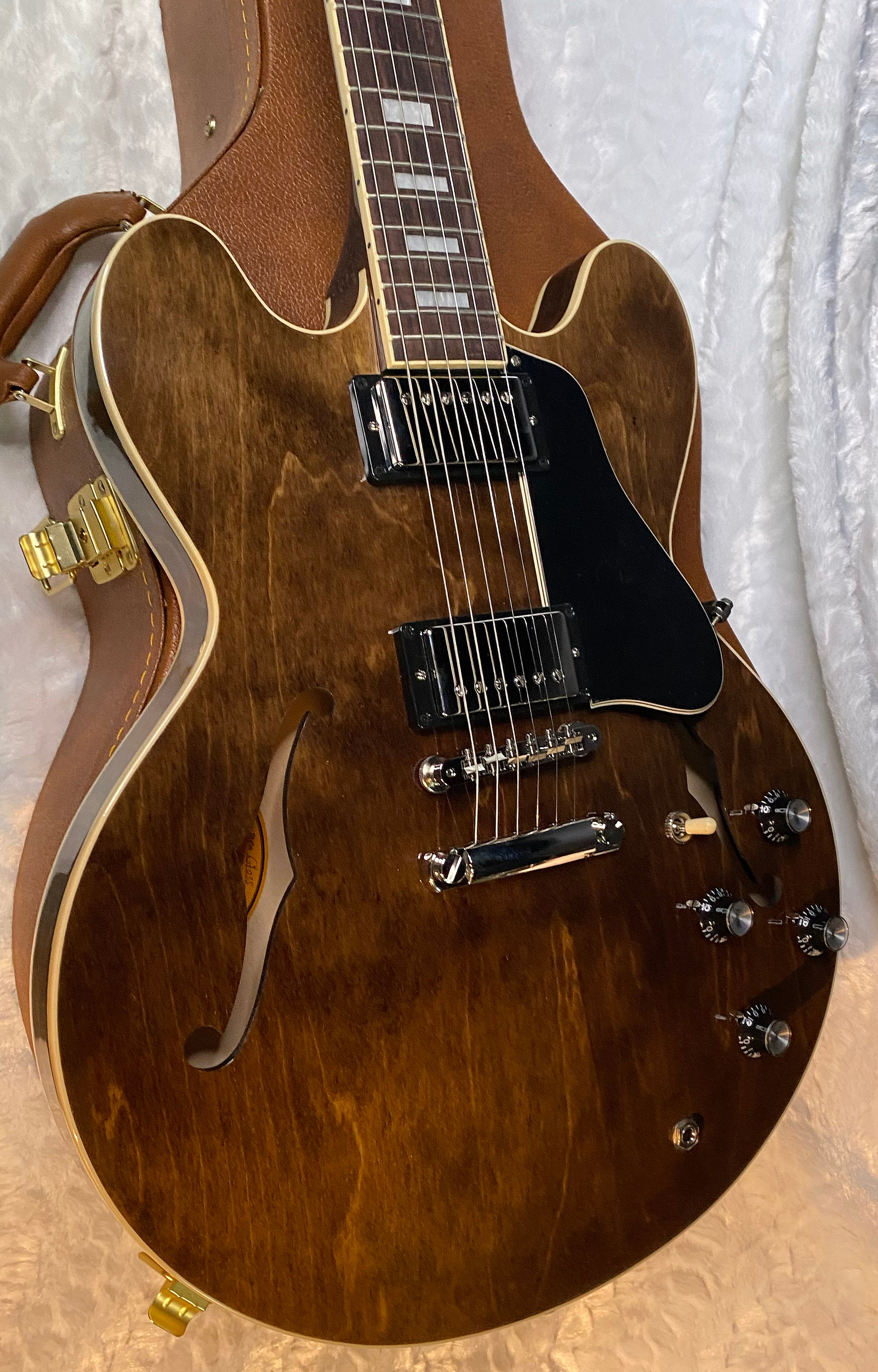 NEW ! Gibson ES-335 60s Semi-hollowbody Electric Guitar - Dark Walnut - Authorized Dealer - 8.3 lbs - G07039