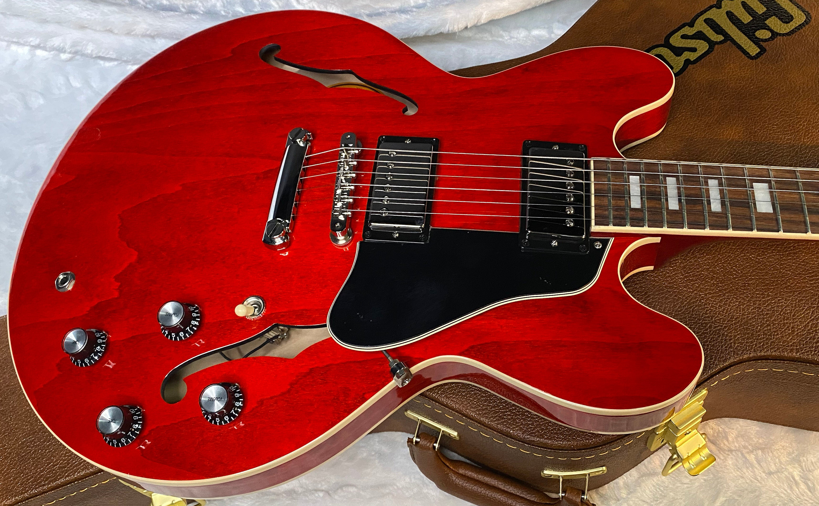 NEW ! Gibson ES-335 60s Semi-Hollowbody Electric Guitar - Sixties Cherry - Authorized Dealer - 8.7 lbs - G07037