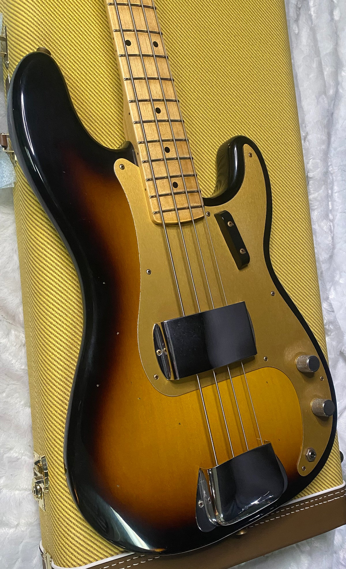 NEW! Fender Custom Shop 1958 Precision Bass Journeyman Relic - 2-Tone Sunburst - Authorized Dealer - 8.9lbs - G07769