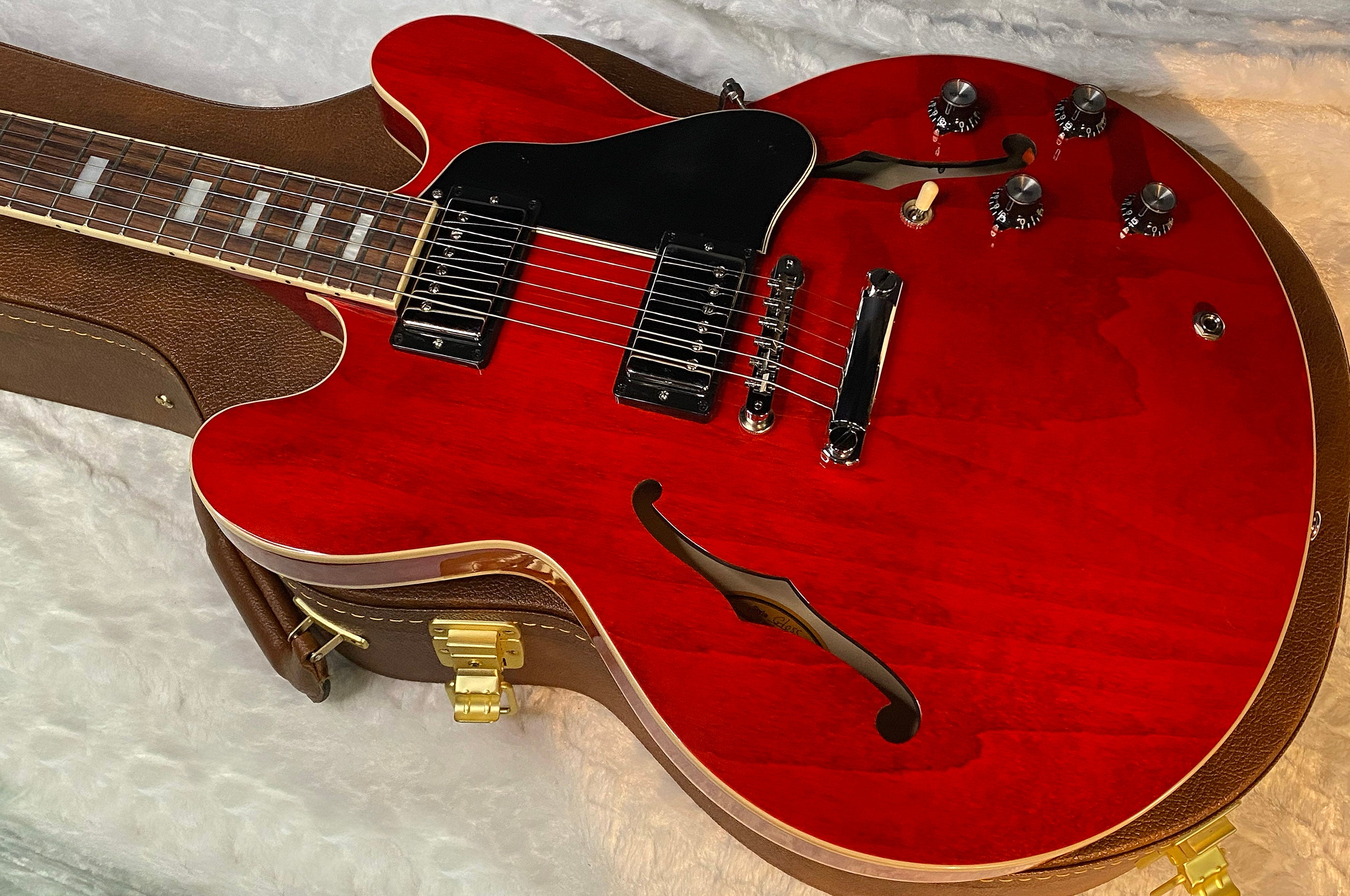 NEW ! Gibson ES-335 60s Semi-Hollowbody Electric Guitar - Sixties Cherry - Authorized Dealer - 8.7 lbs - G07037