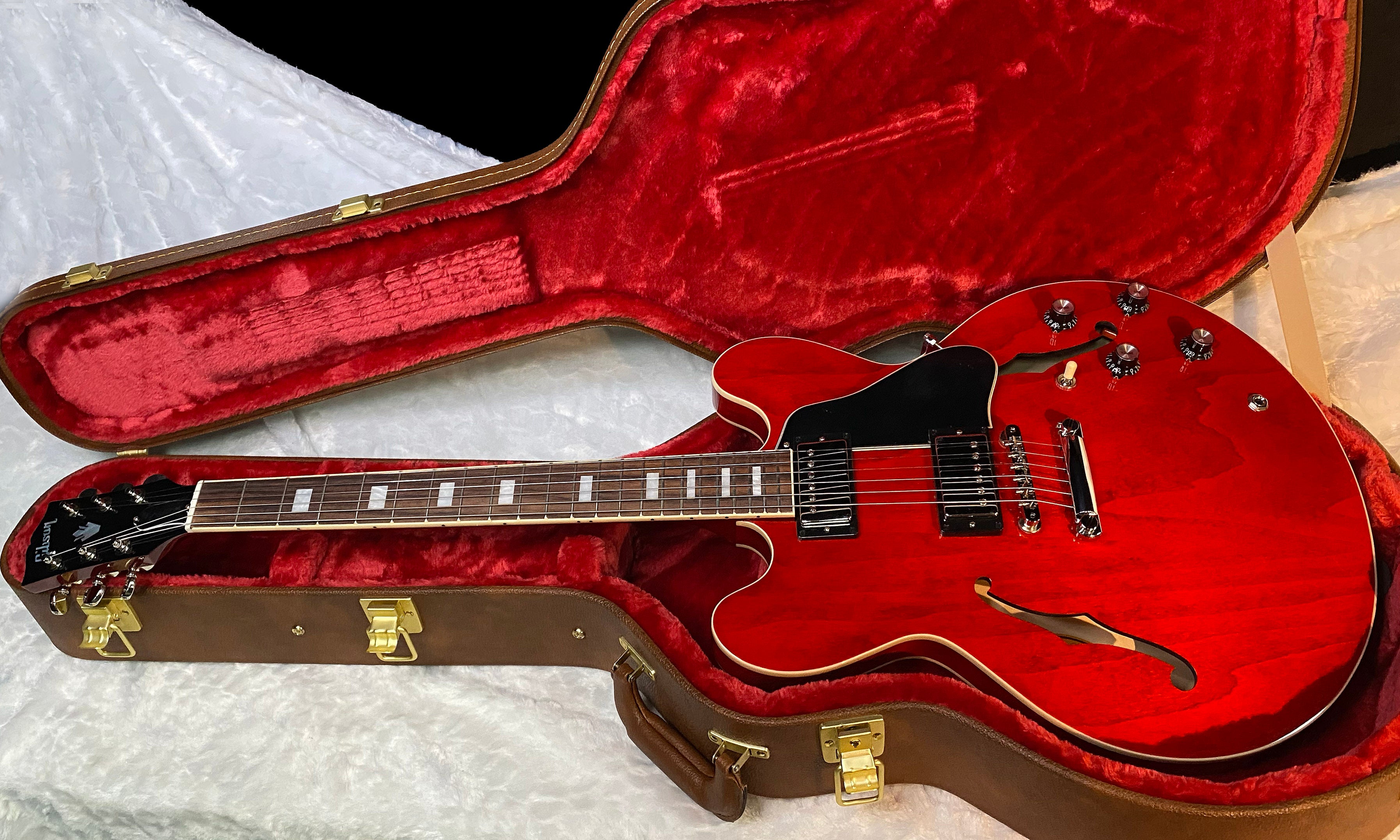 NEW ! Gibson ES-335 60s Semi-Hollowbody Electric Guitar - Sixties Cherry - Authorized Dealer - 8.7 lbs - G07037