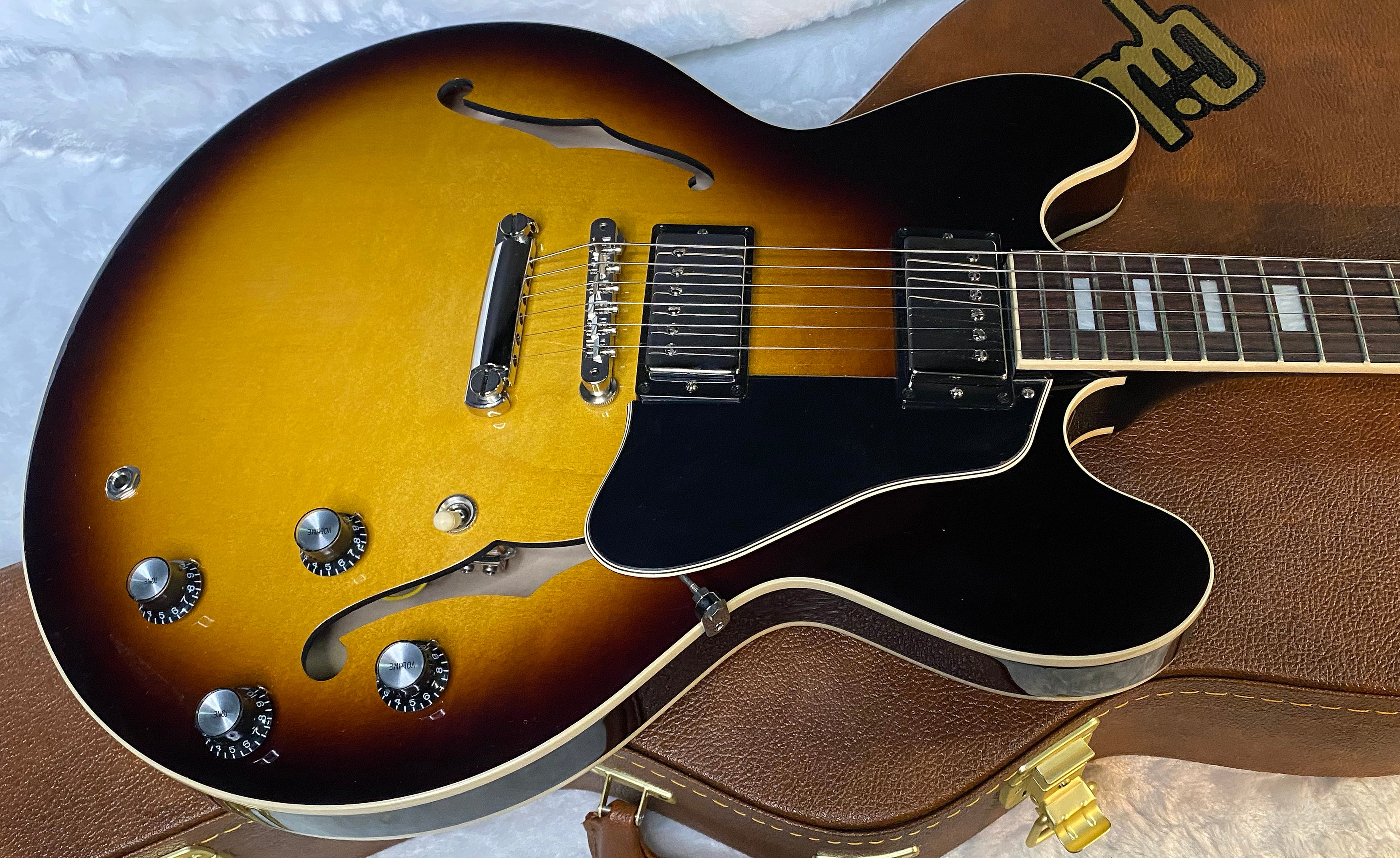 NEW ! Gibson ES-335 60s Semi-hollowbody Electric Guitar - Vintage Burst - Authorized Dealer - Only 7.8 lbs - G07028