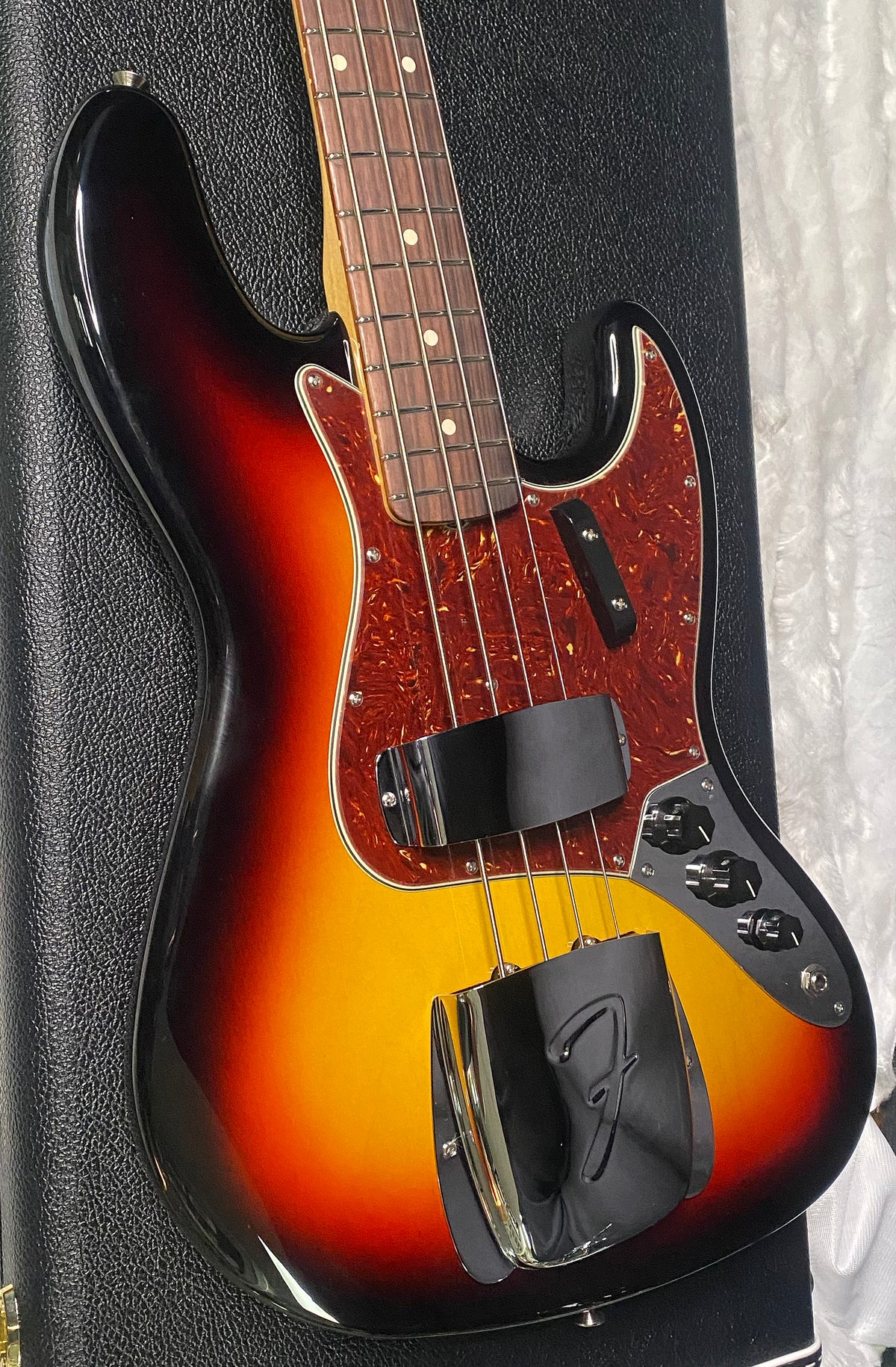 NEW! Fender Custom Shop 64 Jazz Bass NOS - Sunburst - 9.5 lbs - Authorized Dealer - G07763