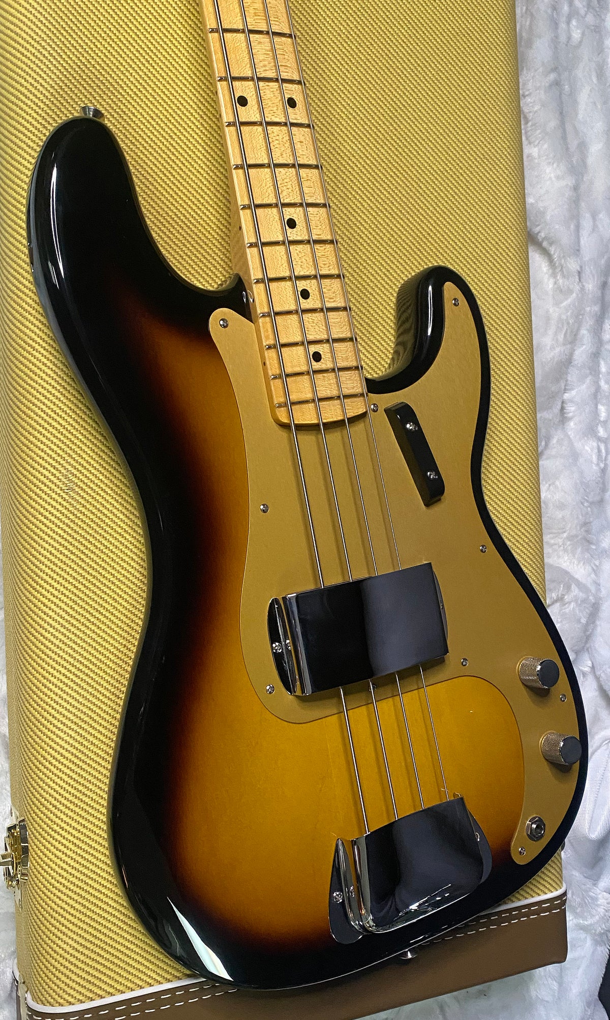 NEW! Fender Custom Shop 1958 Precision Bass NOS Finish - 2-Tone Sunburst - Authorized Dealer - 9.2lbs - G07764