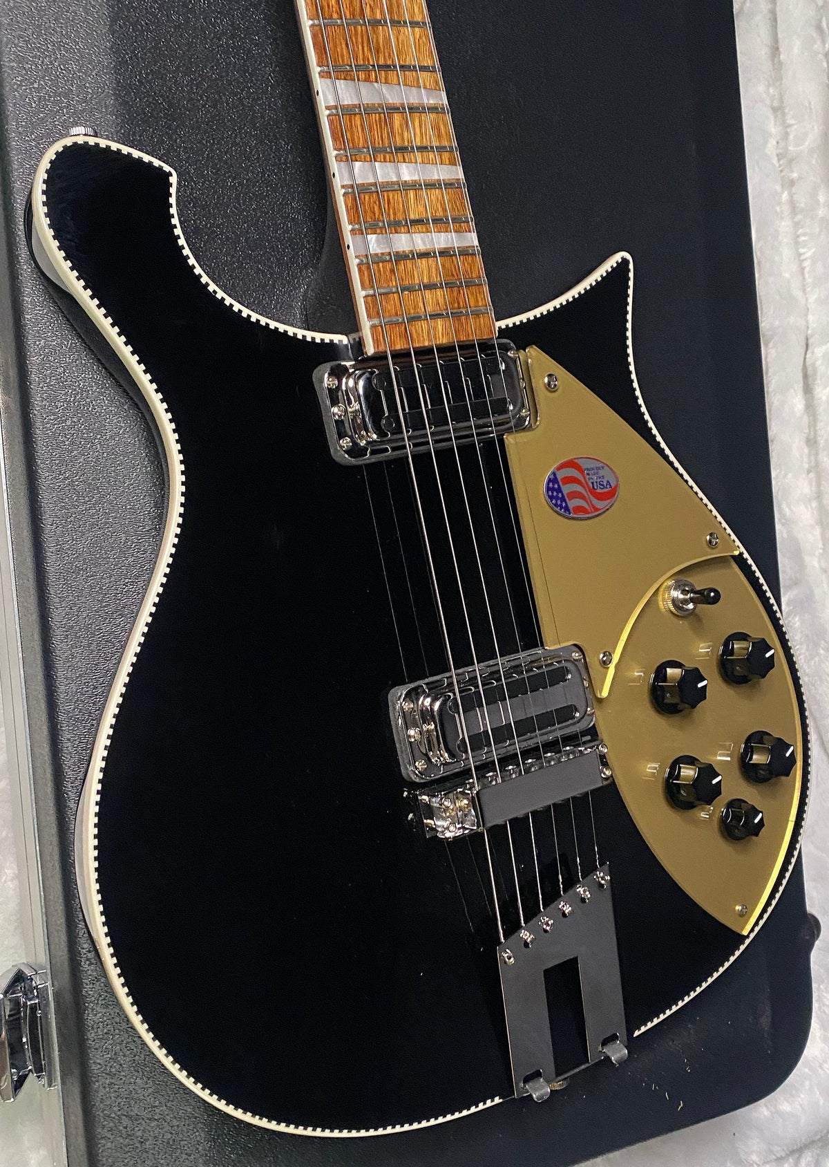 NEW ! Rickenbacker 660 Electric Guitar - Jet Glo - JG Only 7.1lbs - Authorized Dealer - In-Stock! G07778