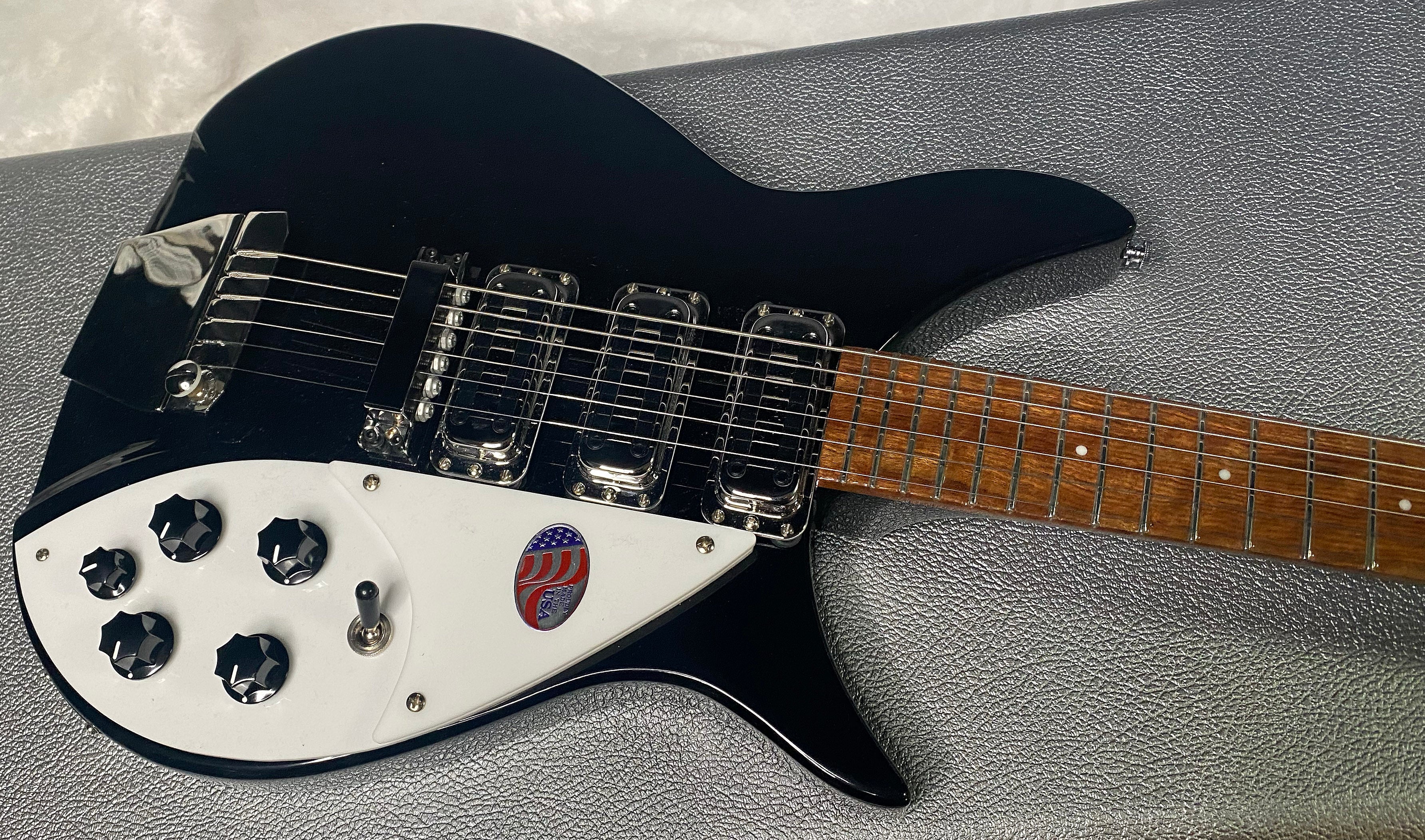 NEW! Rickenbacker 325C64 Miami 3 Pickup Semi-Hollow Guitar- Jetglo - Authorized Dealer - 6.85lbs - G06373