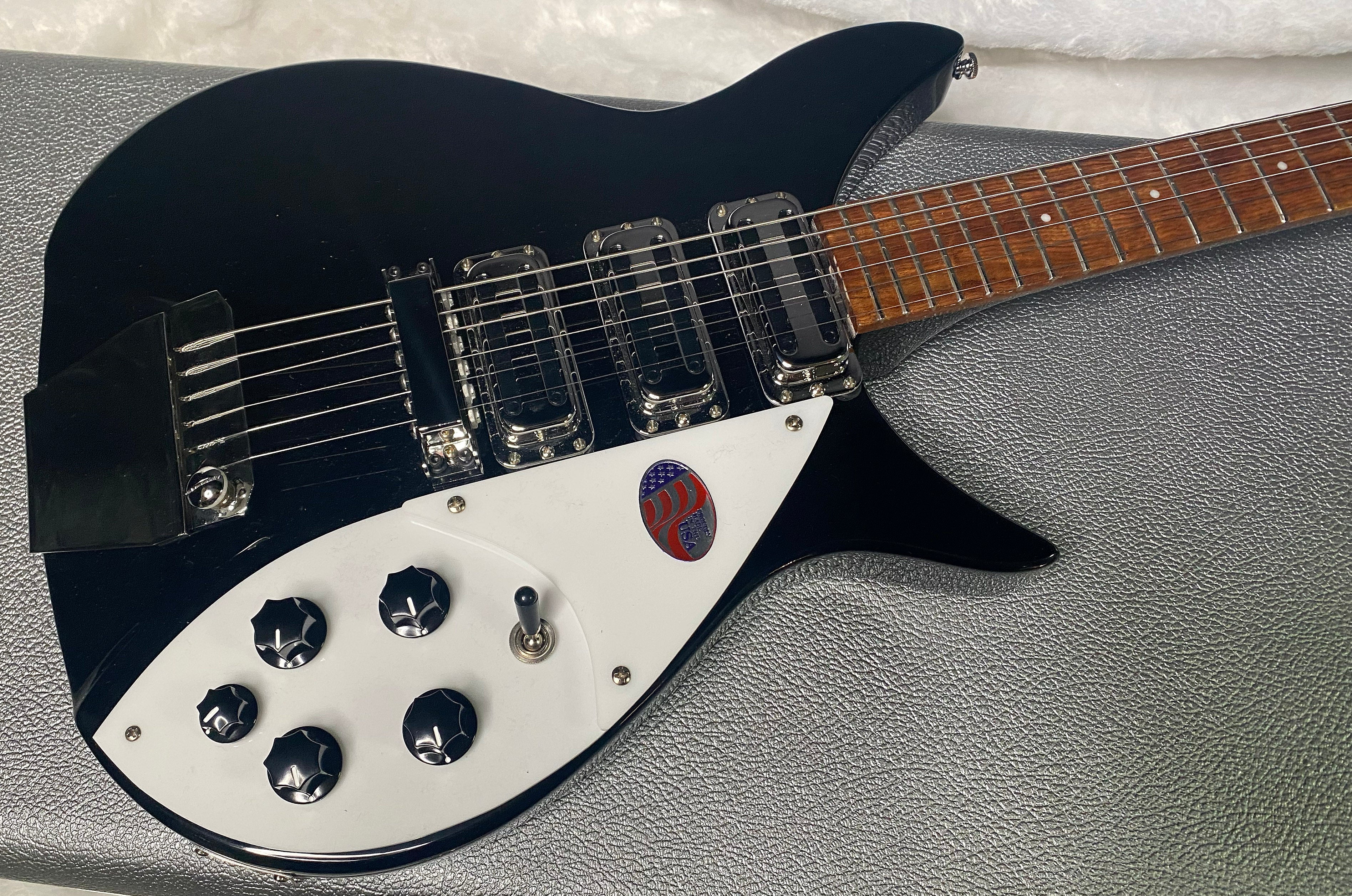 NEW! Rickenbacker 325C64 Miami 3 Pickup Semi-Hollow Guitar- Jetglo - Authorized Dealer - 6.85lbs - G06373