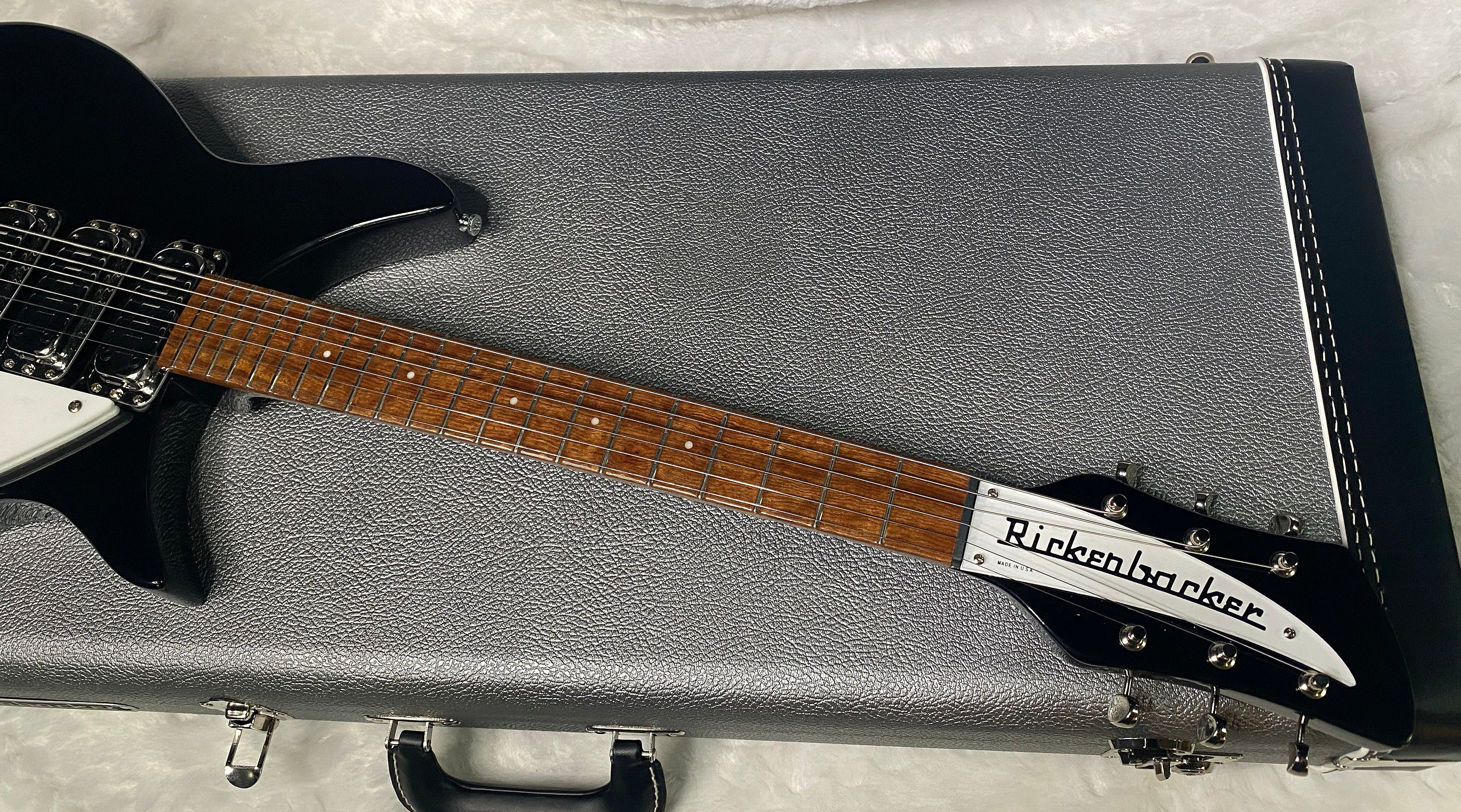 NEW! Rickenbacker 325C64 Miami 3 Pickup Semi-Hollow Guitar- Jetglo - Authorized Dealer - 6.85lbs - G06373