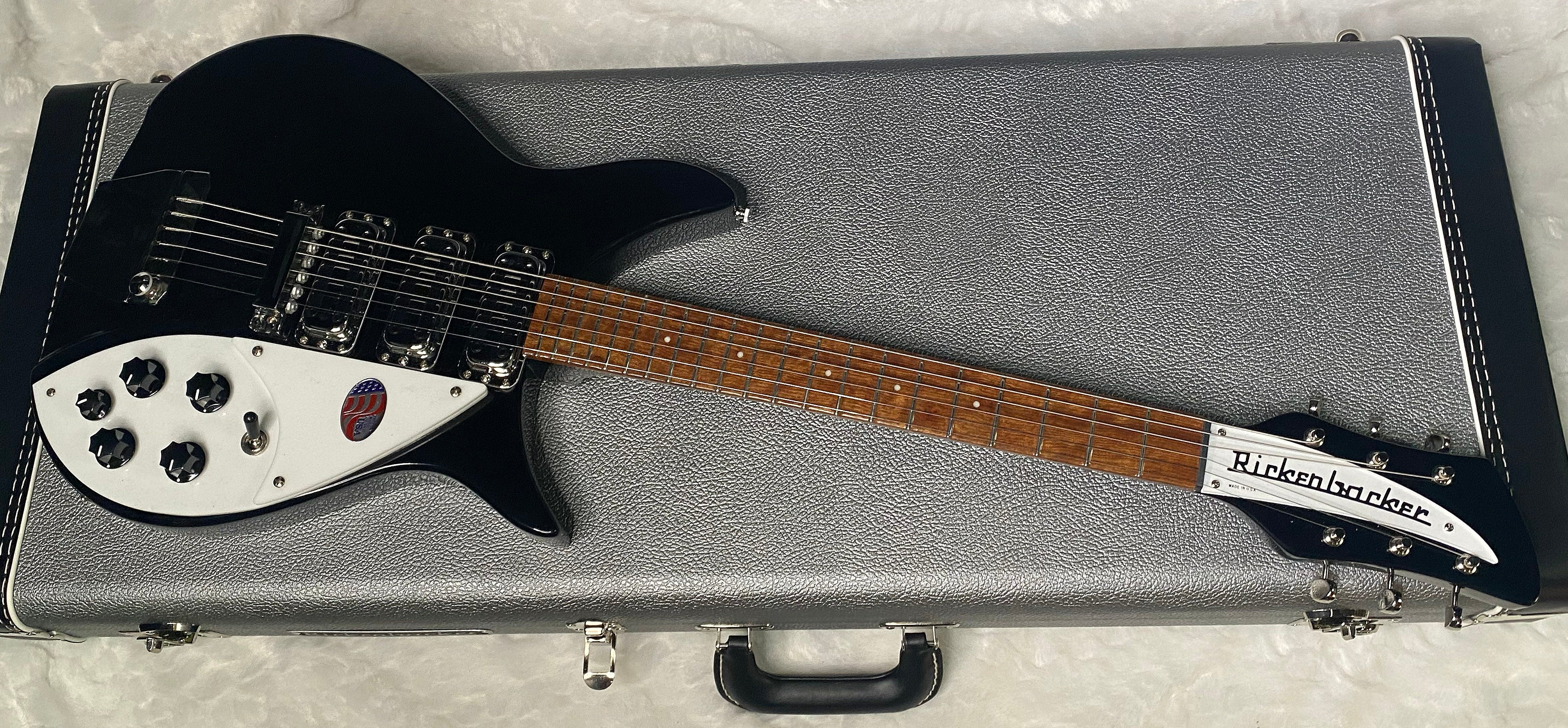 NEW! Rickenbacker 325C64 Miami 3 Pickup Semi-Hollow Guitar- Jetglo - Authorized Dealer - 6.85lbs - G06373