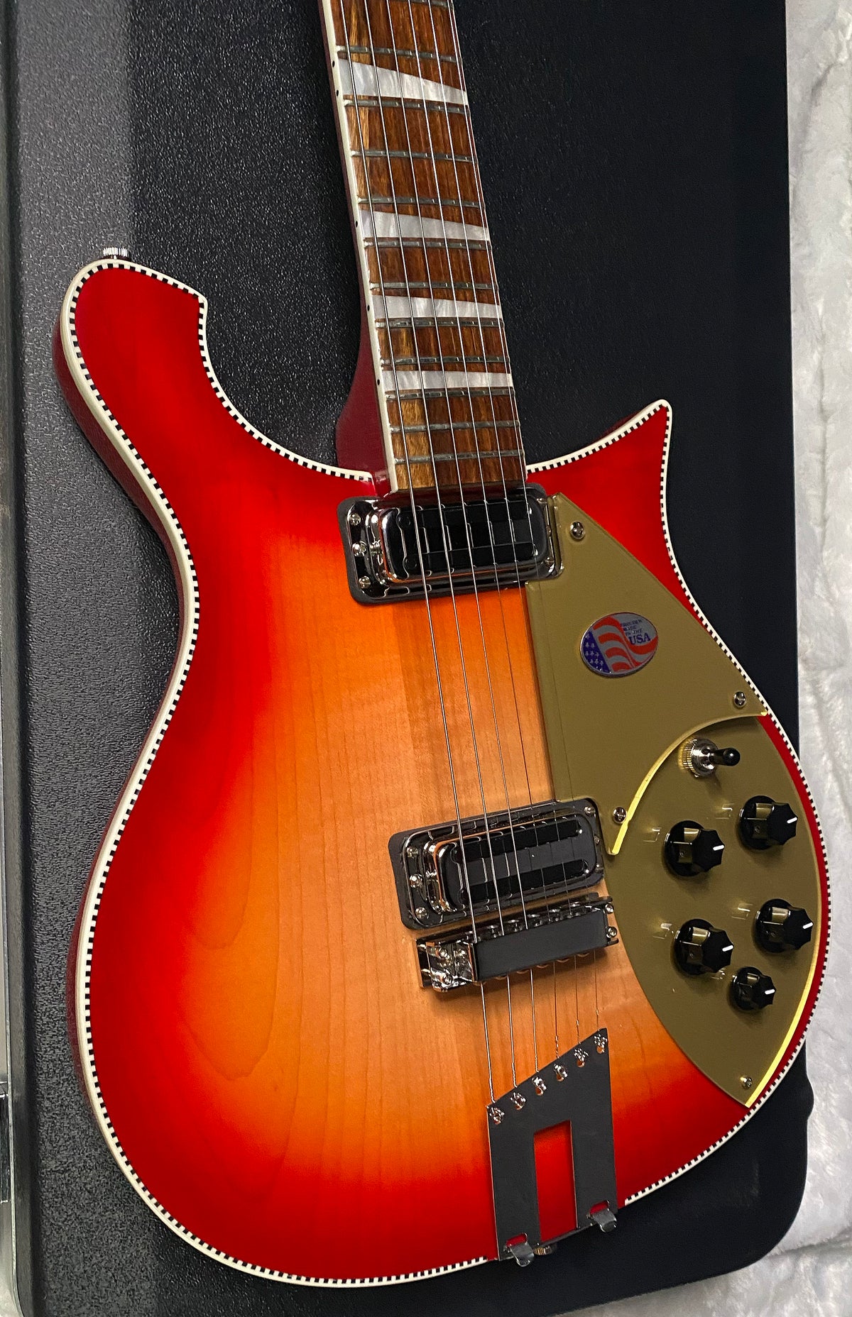 NEW ! Rickenbacker 660 Electric Guitar - Fire Glo - 7.1 lbs - Authorized Dealer - In-Stock! G07776