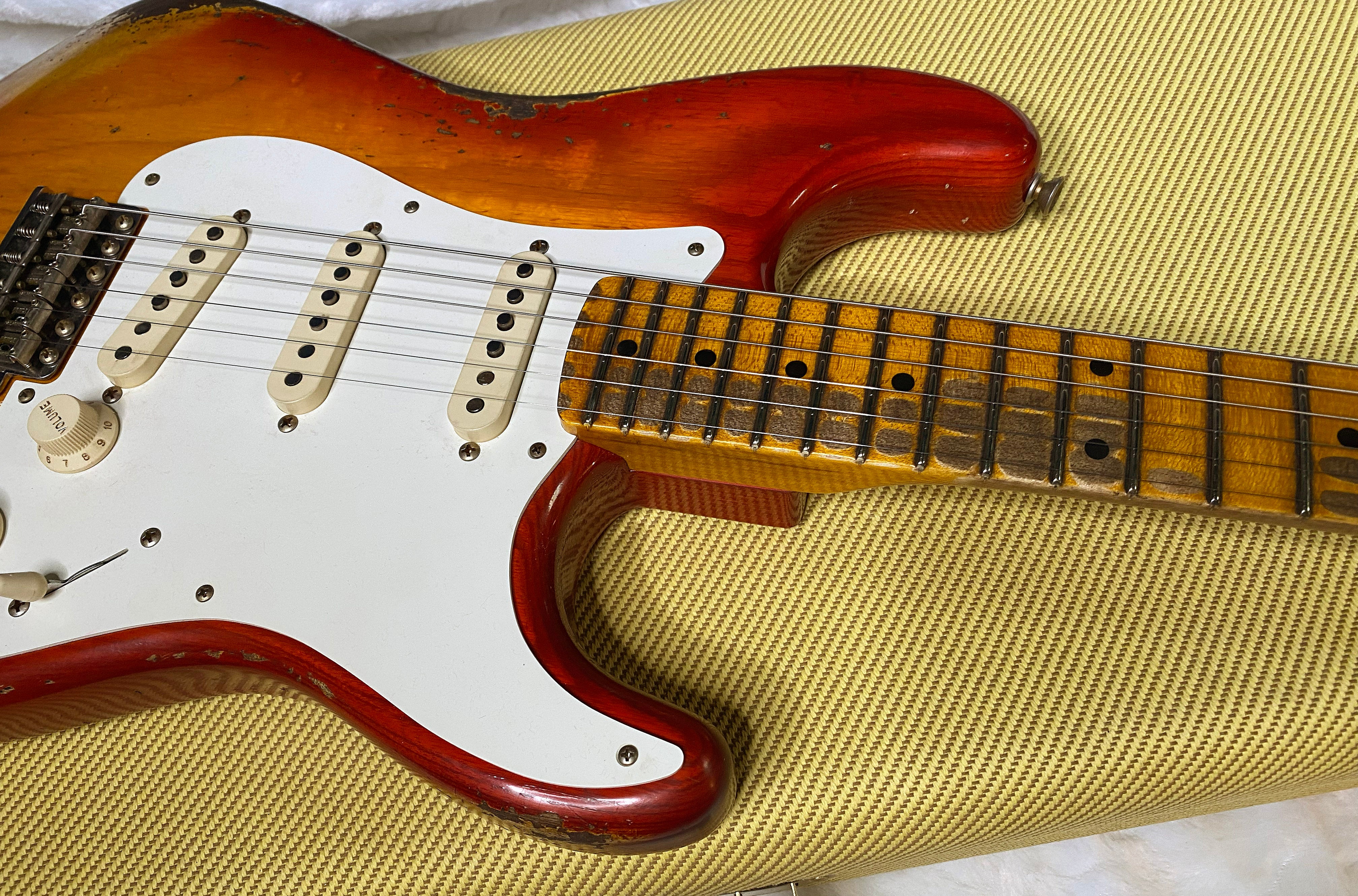 NEW! Fender 1957 Stratocaster Heavy Relic Custom Shop - Aged Cherry Sunburst - Only 7.25lbs - G06387