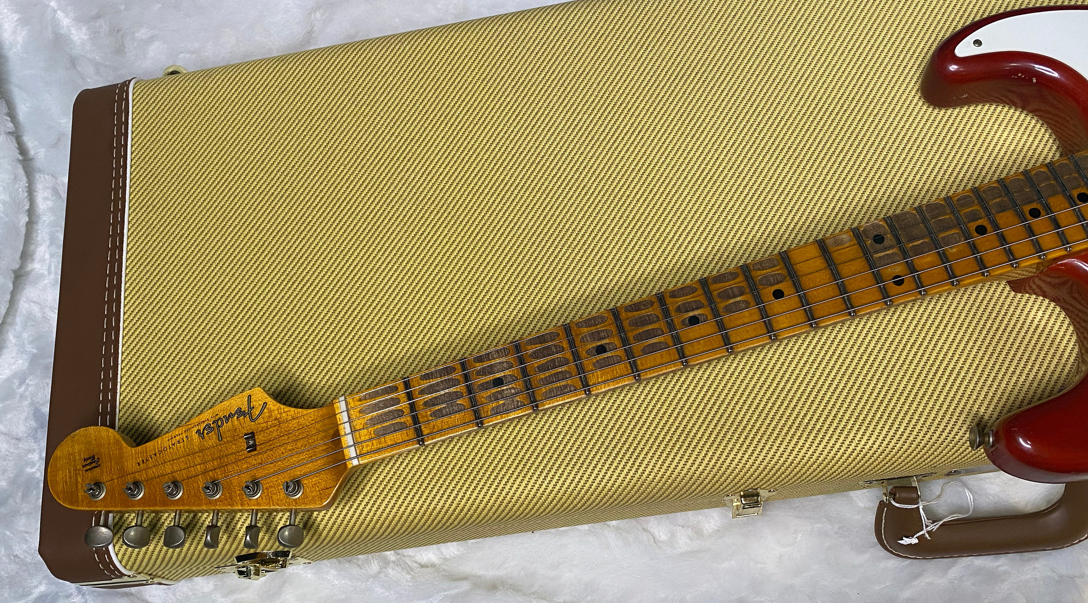 NEW! Fender 1957 Stratocaster Heavy Relic Custom Shop - Aged Cherry Sunburst - Only 7.25lbs - G06387