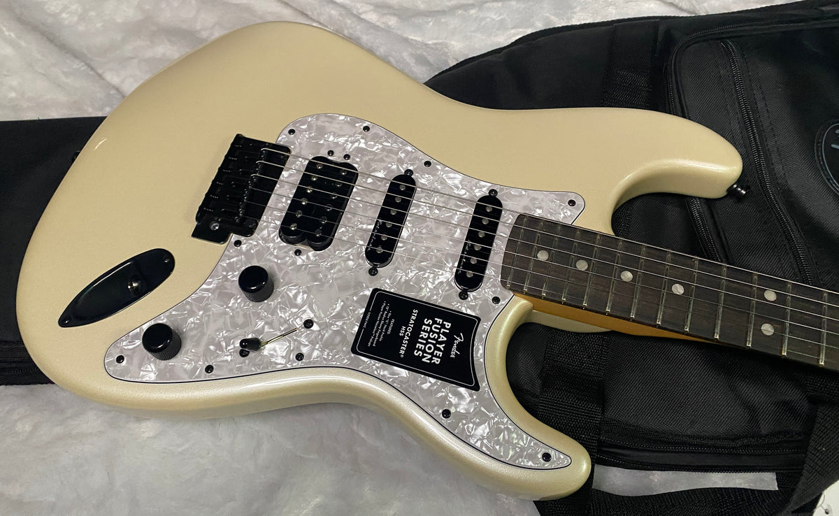 NEW ! Fender Limited Edition Player Fusion Stratocaster HSS - Ebony Fingerboard - Olympic Pearl - 7.8lbs - Authorized Dealer - G07783