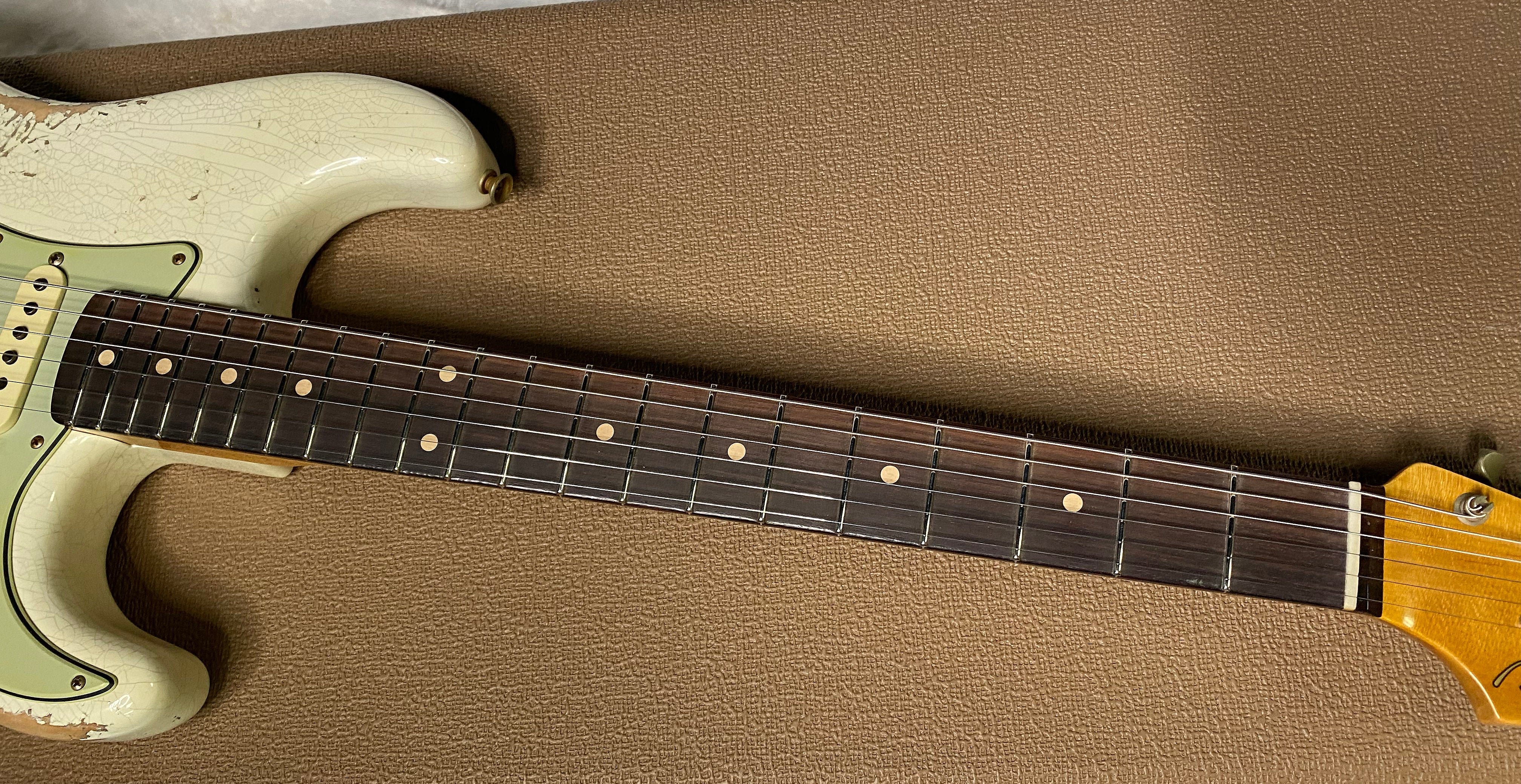 NEW! Fender Custom Shop 62 Heavy Relic Stratocaster - Olympic White Finish - Authorized Dealer - Modern Spec - Handwound Pick Ups - 7.8 lbs - G06381