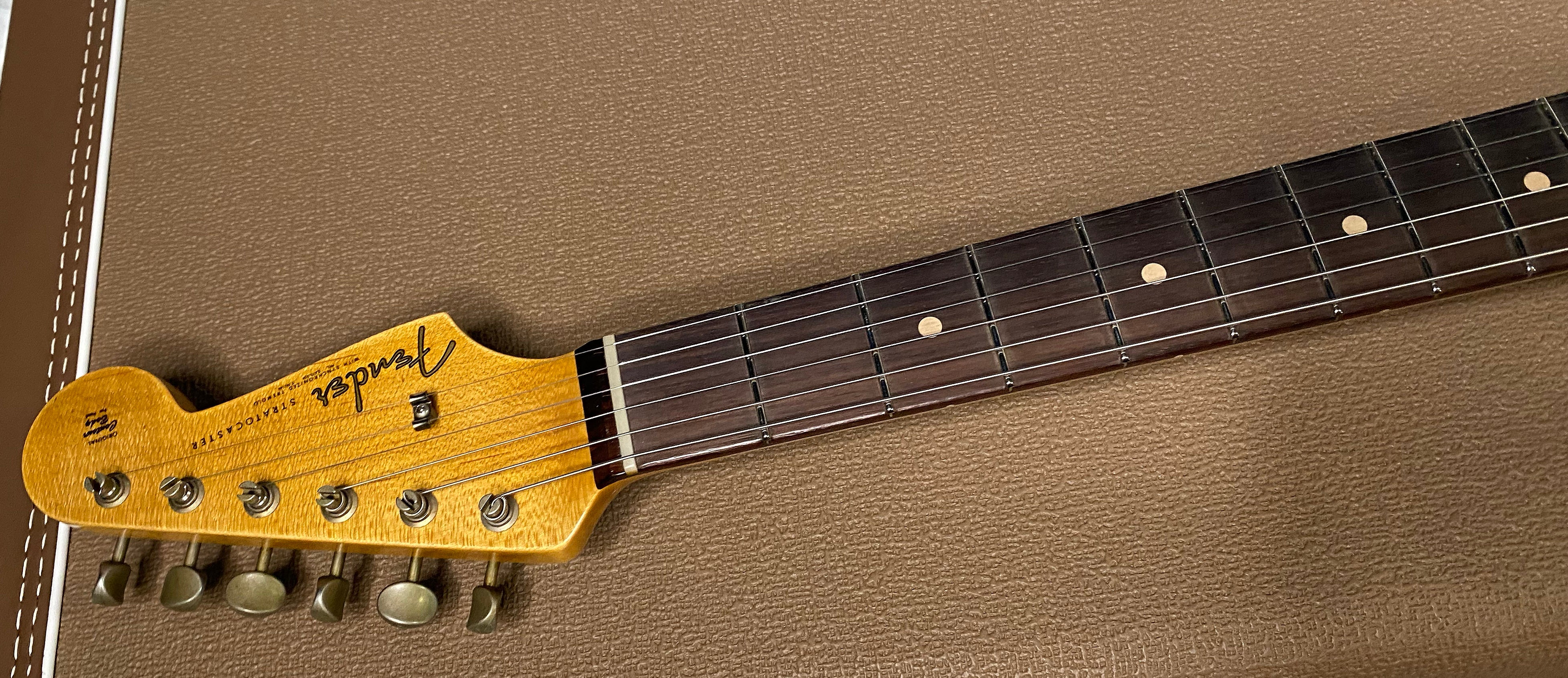 NEW! Fender Custom Shop 62 Heavy Relic Stratocaster - Olympic White Finish - Authorized Dealer - Modern Spec - Handwound Pick Ups - 7.8 lbs - G06381