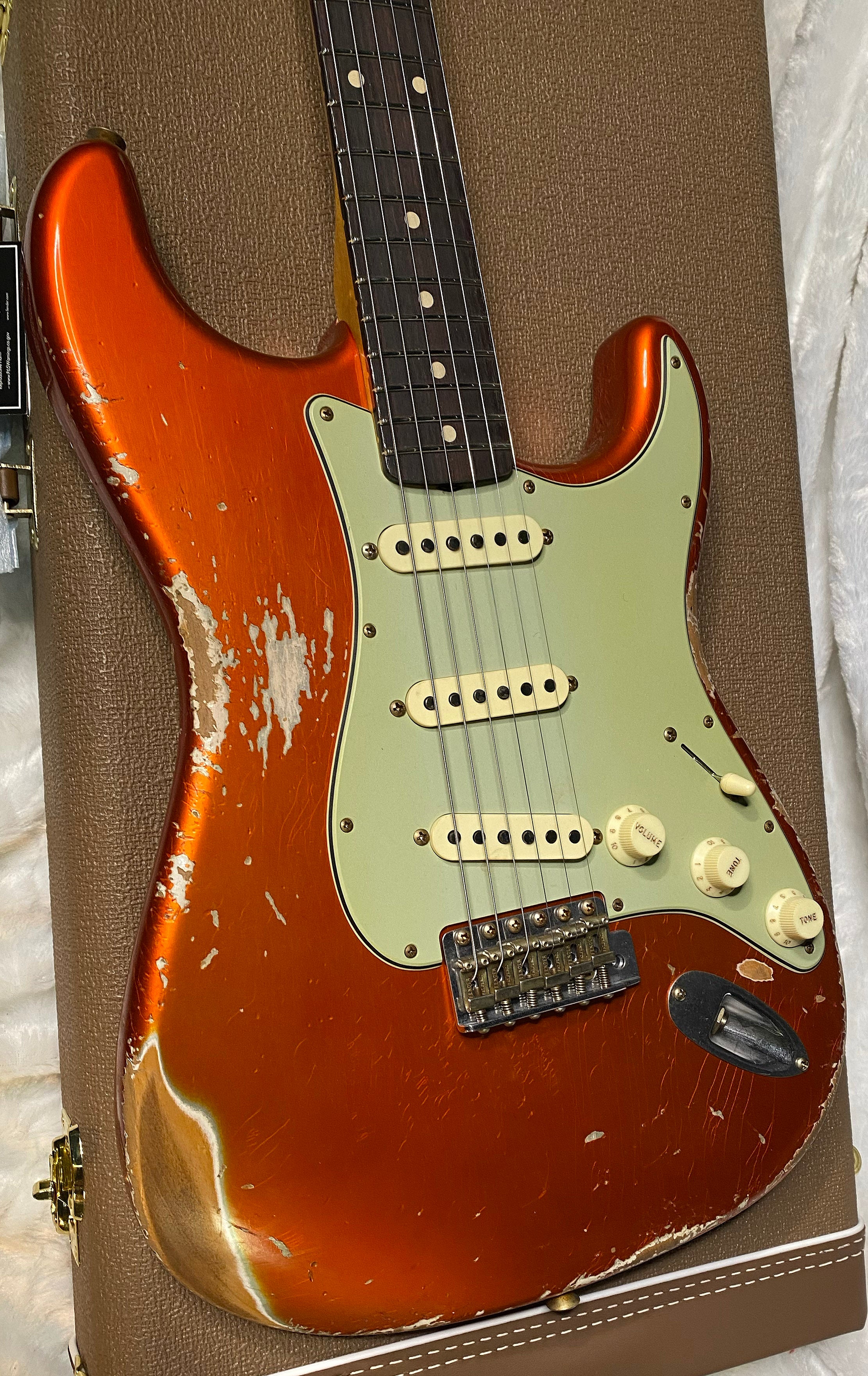 NEW! Fender Custom Shop 62 Heavy Relic Stratocaster - Candy Tangerine Finish - Authorized Dealer - Modern Spec - Handwound Pick Ups - 7.75 lbs - G06376