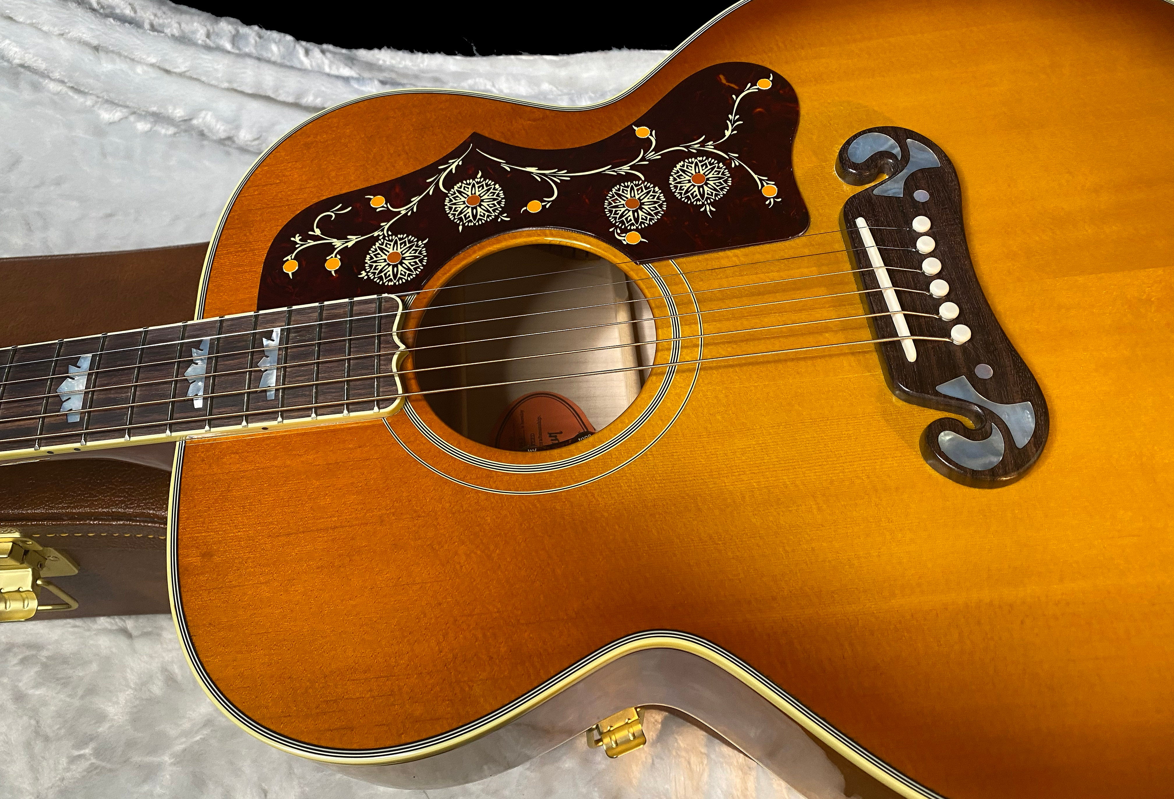 NEW! ! Gibson SJ-200 Original Acoustic Electric - Heritage Cherry Sunburst - Authorized Dealer - 5.2 lbs - G07084