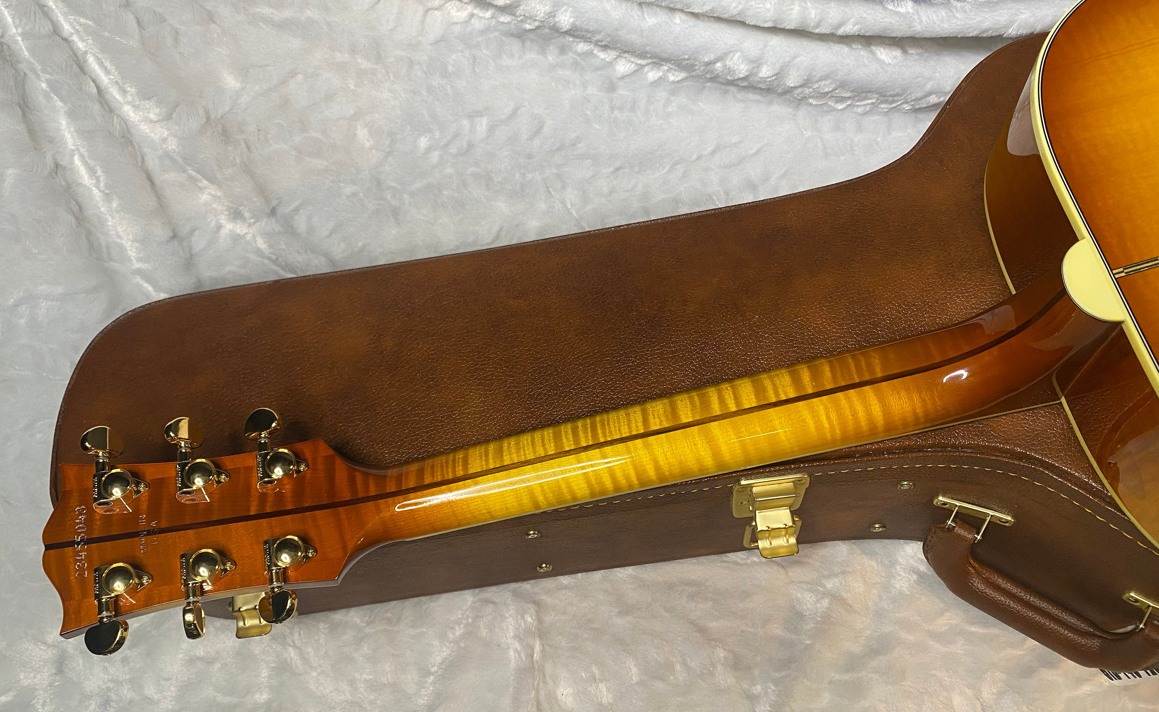 NEW! ! Gibson SJ-200 Original Acoustic Electric - Heritage Cherry Sunburst - Authorized Dealer - 5.2 lbs - G07084