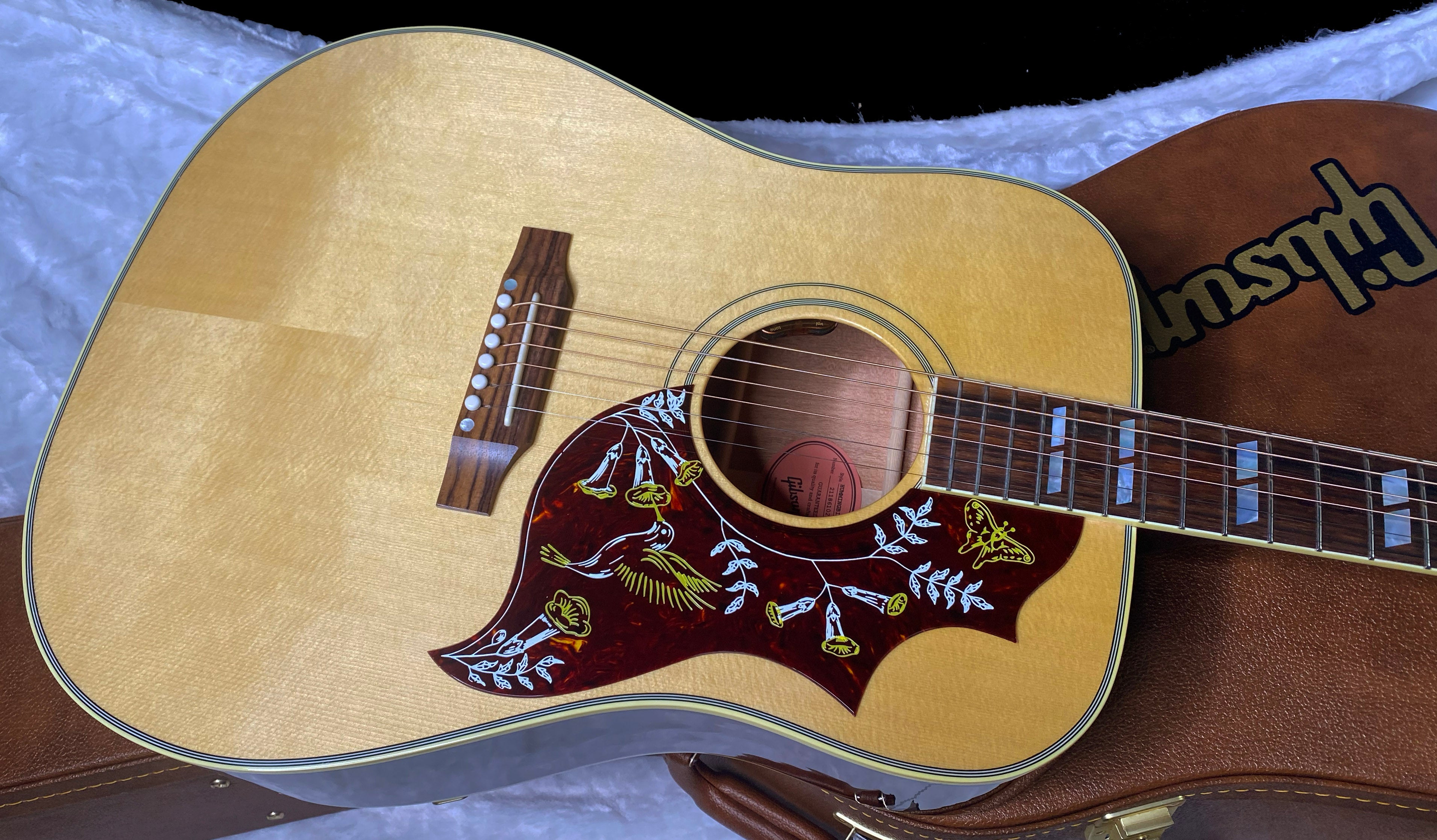NEW ! Gibson Hummingbird Original - Antique Natural 4.7 lbs - Acoustic Electric - Authorized Dealer - G07083