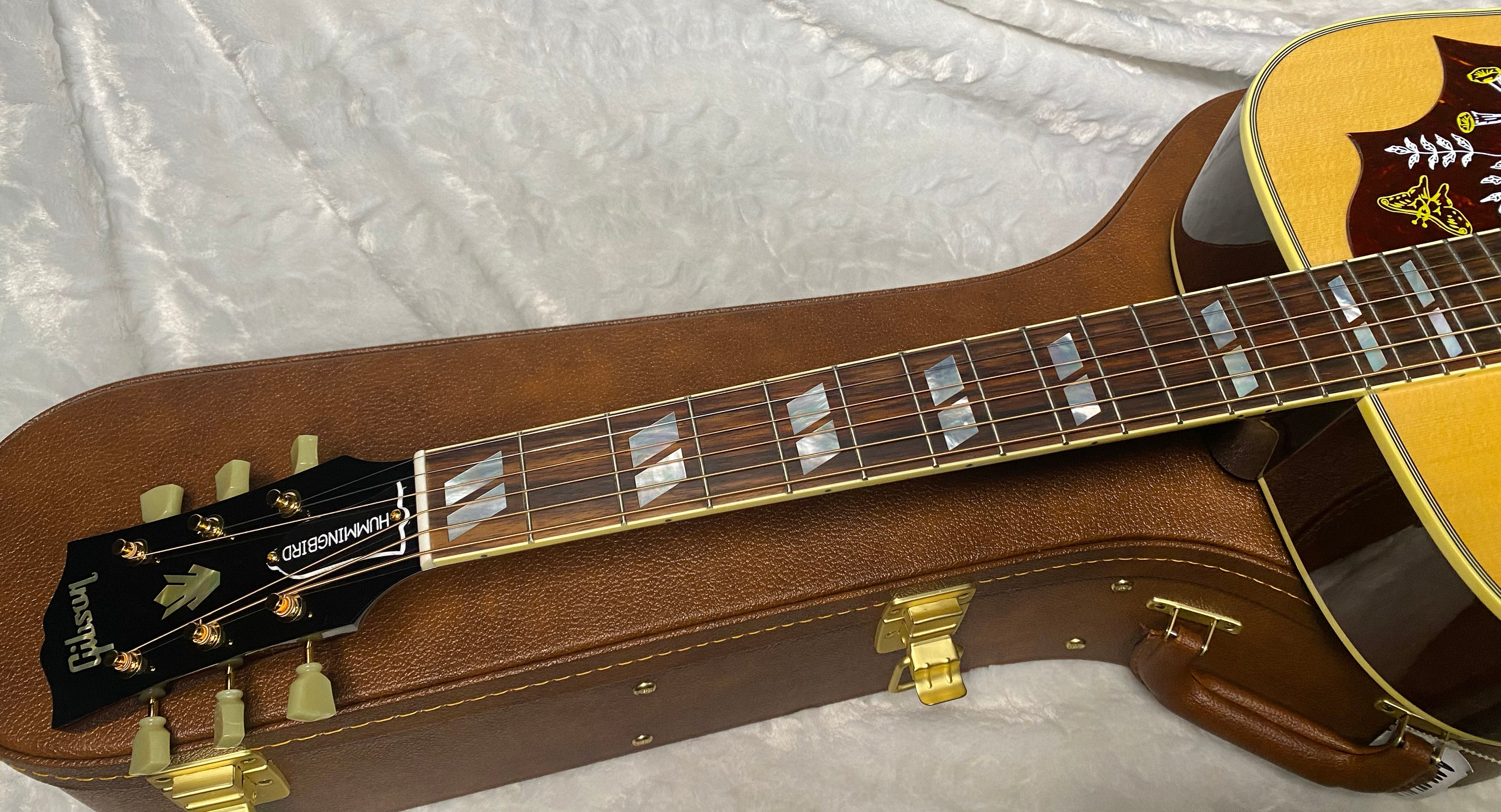 NEW ! Gibson Hummingbird Original - Antique Natural 4.7 lbs - Acoustic Electric - Authorized Dealer - G07083