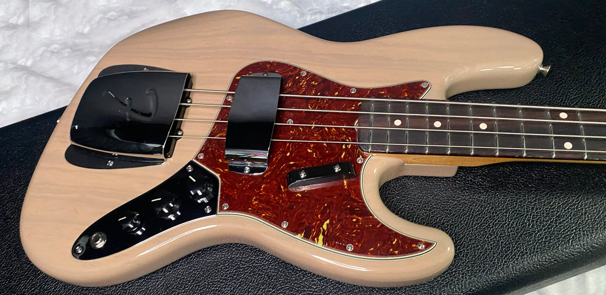 NEW! Fender Custom Shop 64 Jazz Bass NOS - Dirty White Blonde - Ash Body - 9.2 lbs - Authorized Dealer - G07792